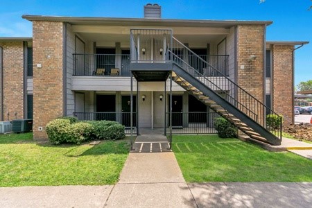 500 E Loop 820 1500 Property Photo 2