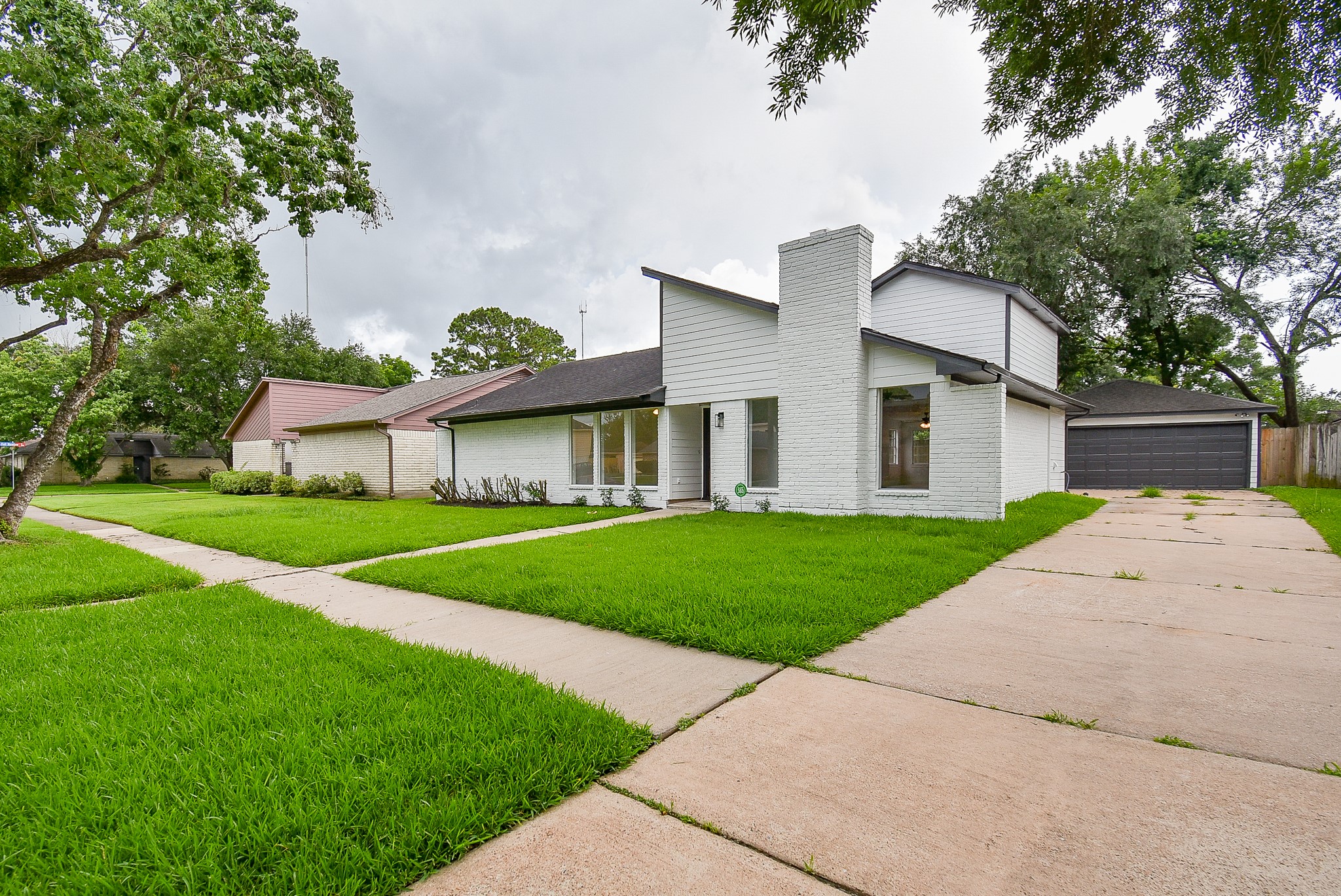 1815 Mustang Springs Drive Property Photo 3