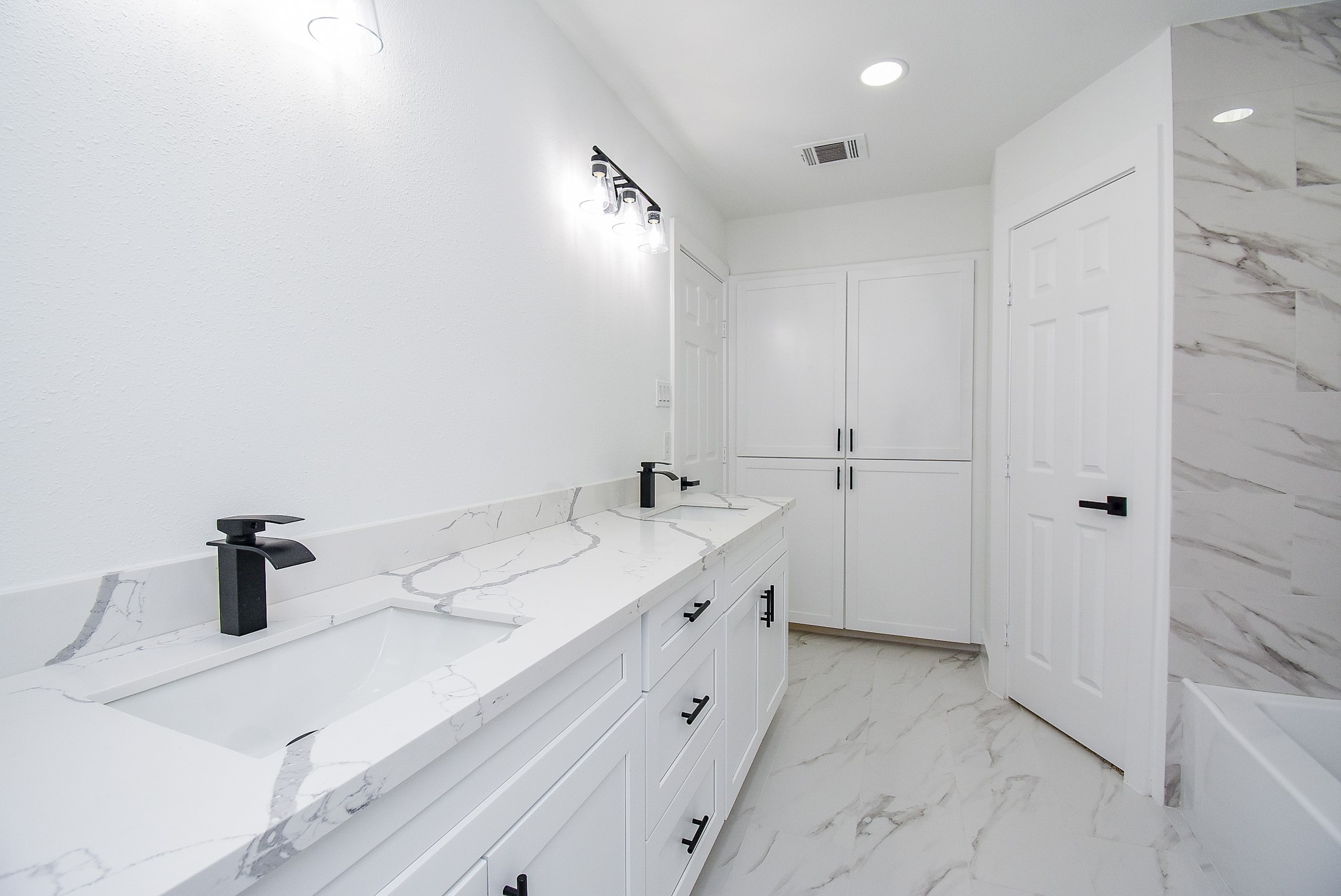 1815 Mustang Springs Drive Property Photo 21