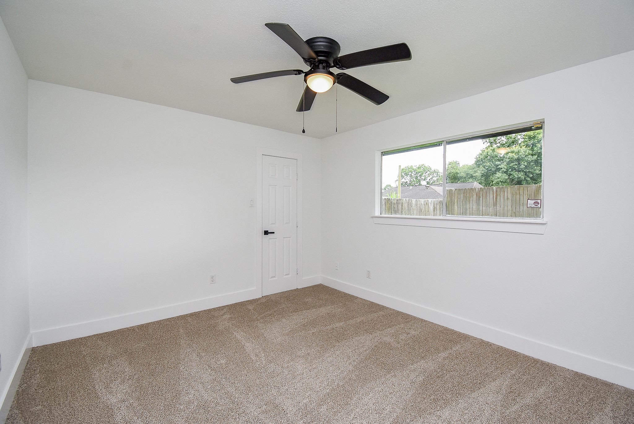 1815 Mustang Springs Drive Property Photo 27