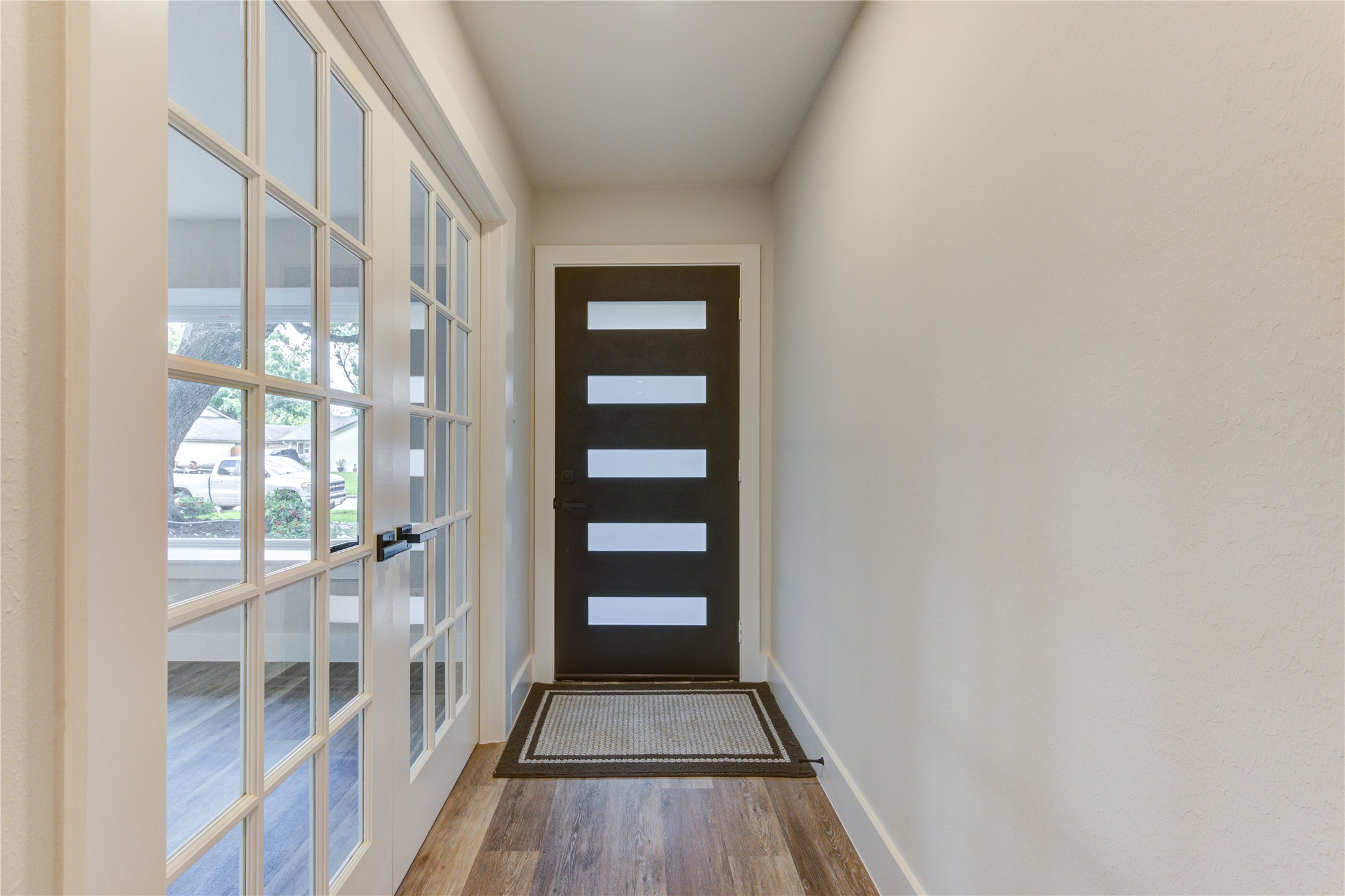 5914 Hewitt Drive Property Photo 4