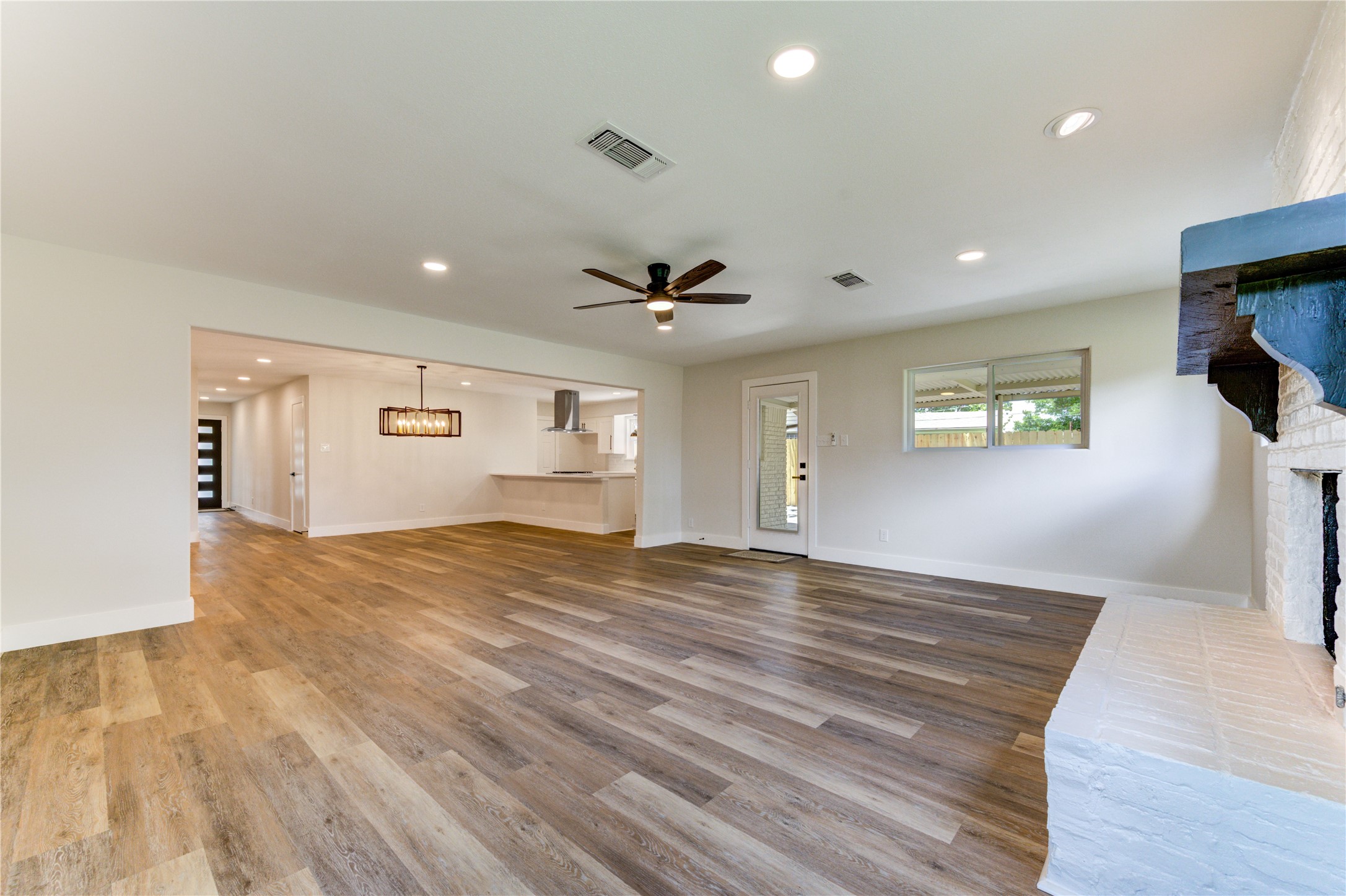 5914 Hewitt Drive Property Photo 10