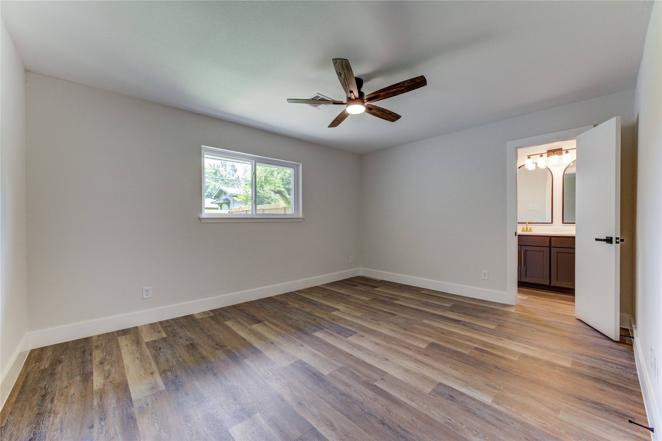 5914 Hewitt Drive Property Photo 18
