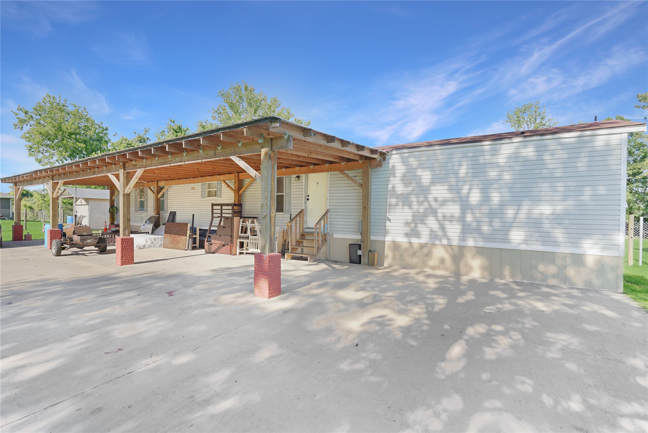 639 Reuben White Drive Property Photo 3