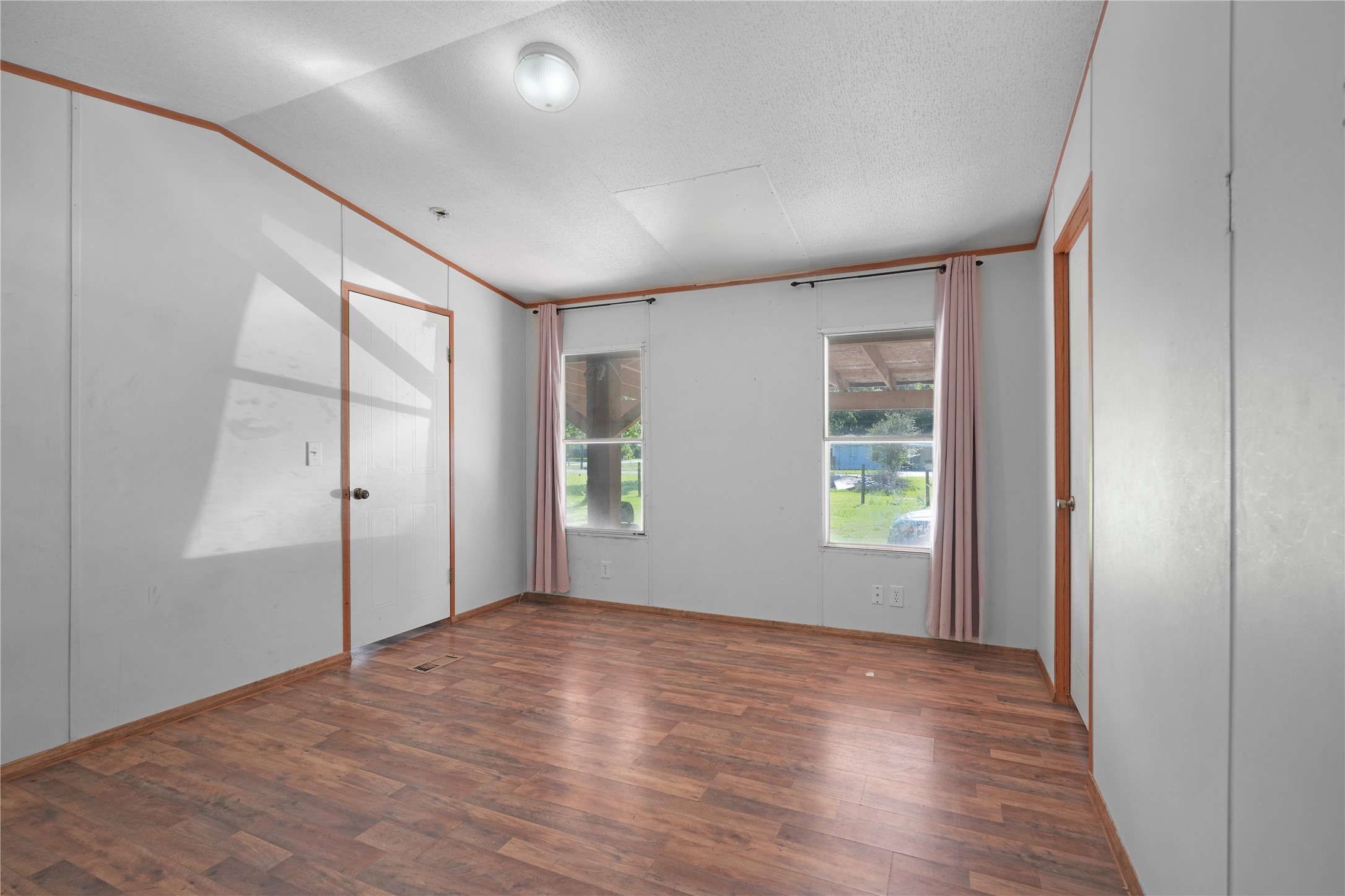 639 Reuben White Drive Property Photo 8