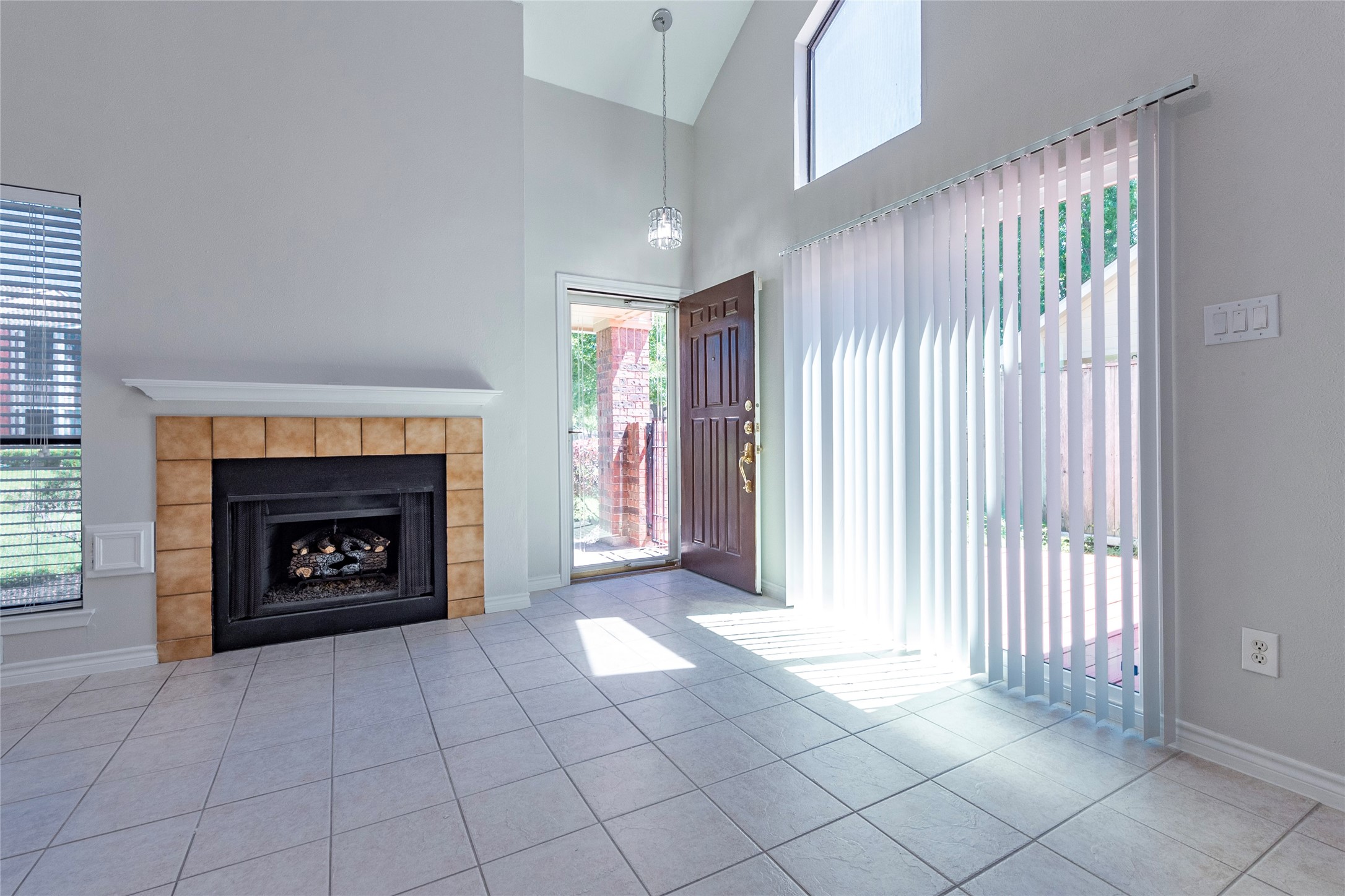 1436 Gemini Street Property Photo 4