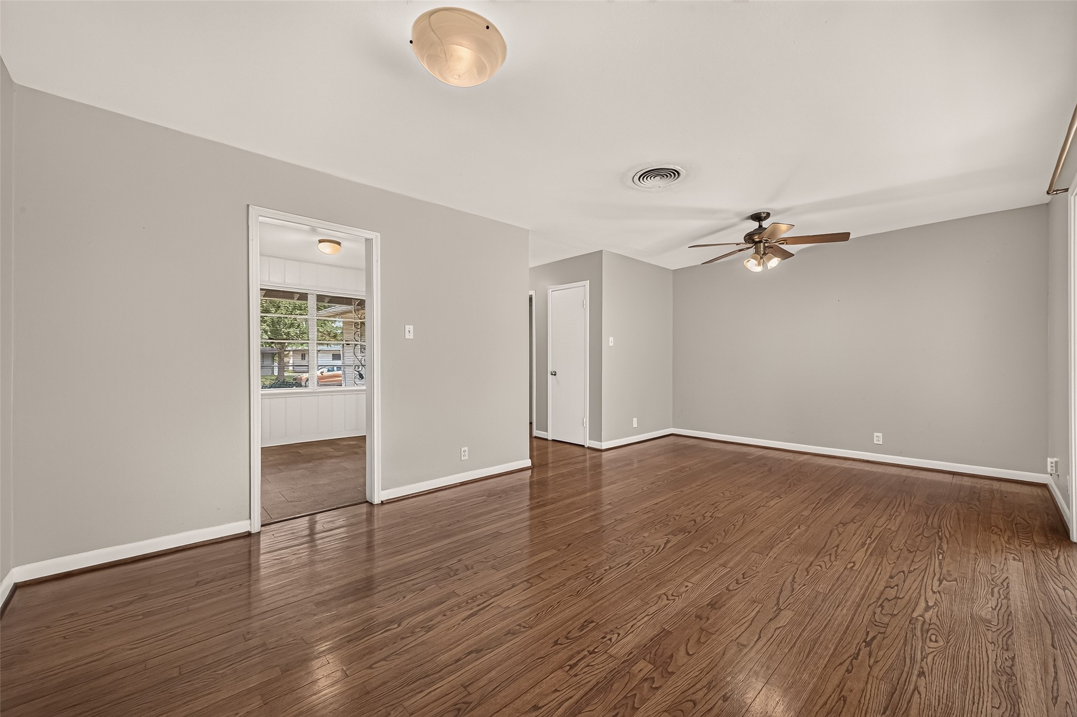 4749 Redstart Street Property Photo 8