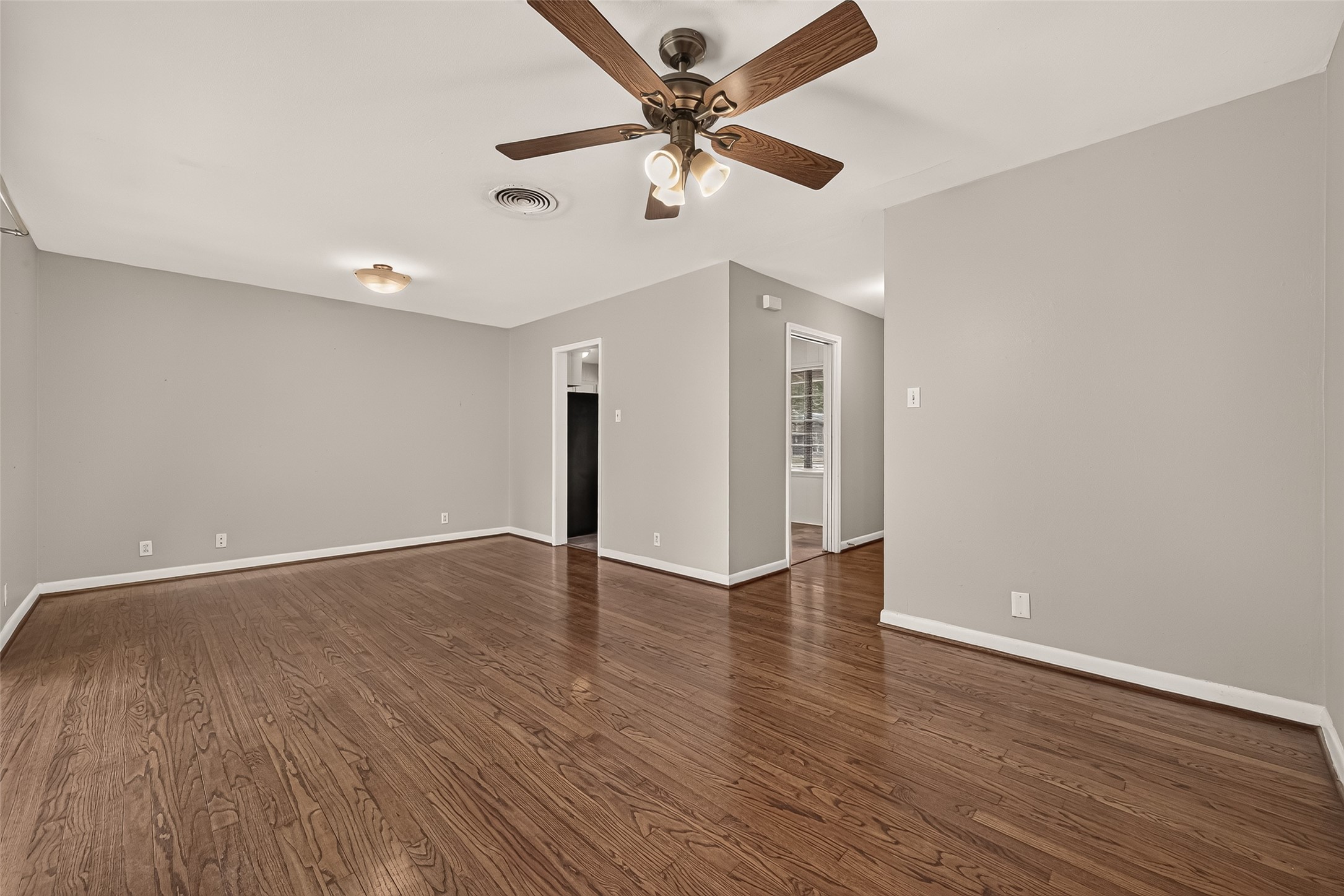 4749 Redstart Street Property Photo 9