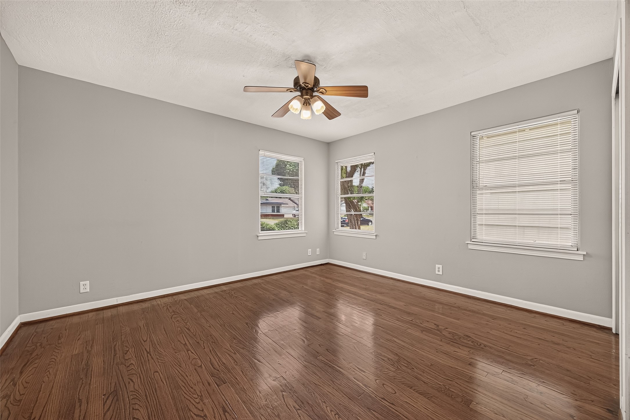 4749 Redstart Street Property Photo 19