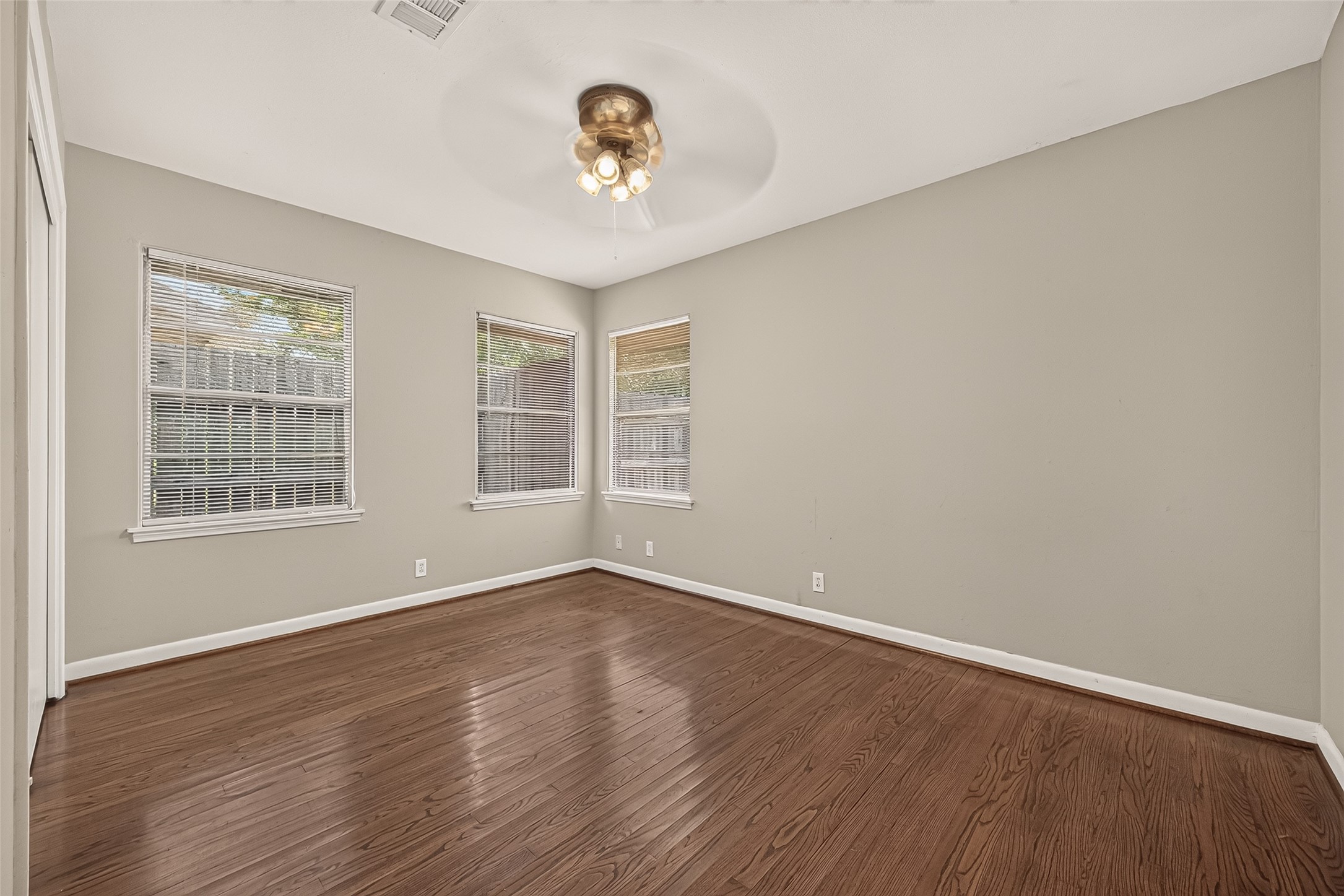 4749 Redstart Street Property Photo 25