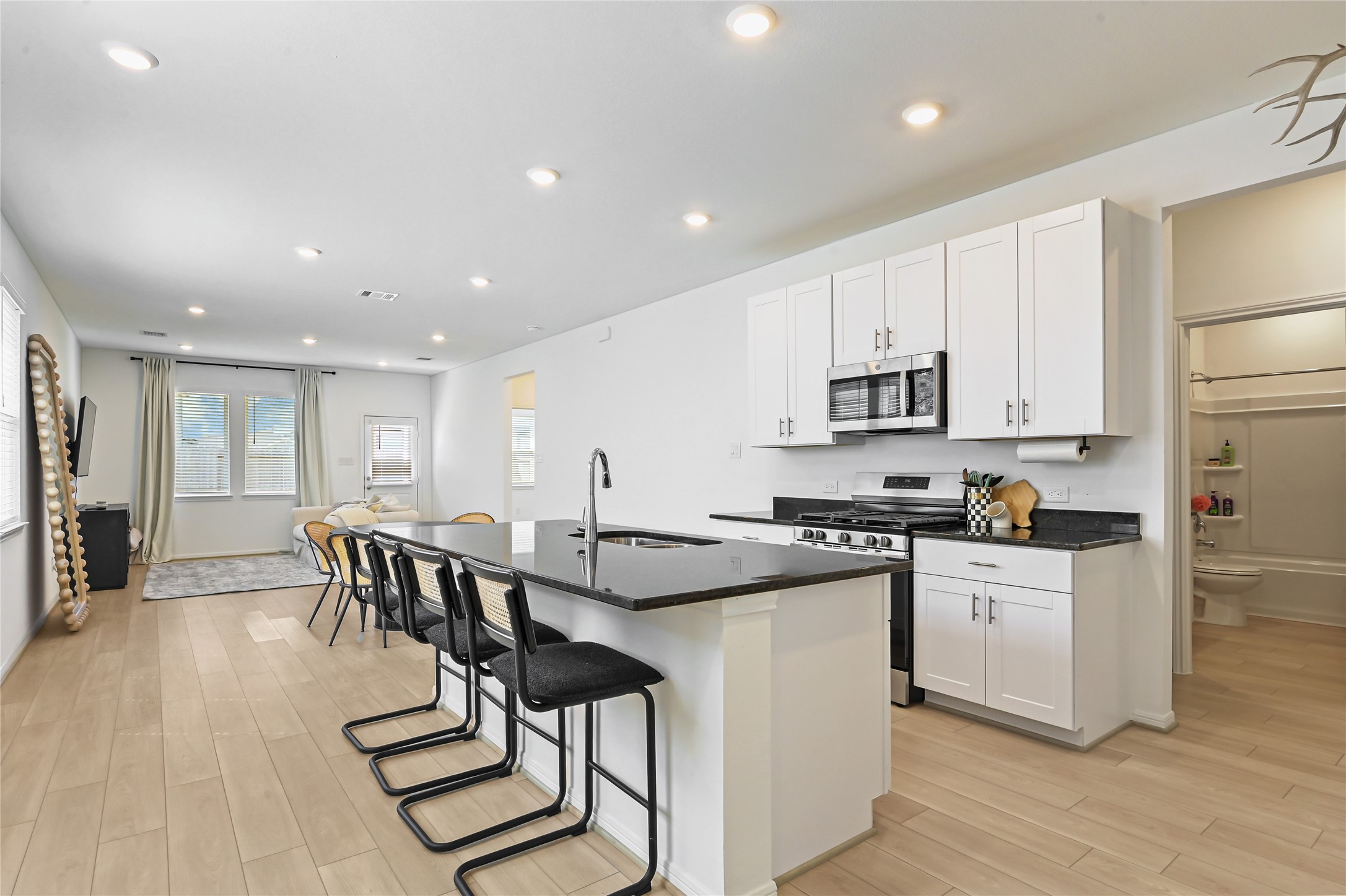 18039 Blue Prairie Trail Property Photo 6
