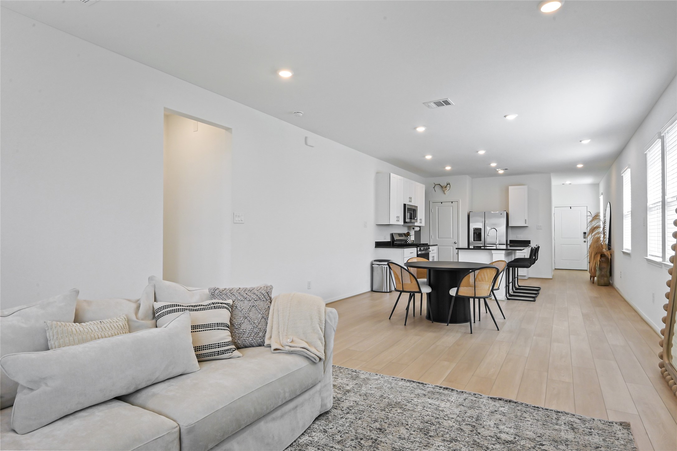 18039 Blue Prairie Trail Property Photo 10