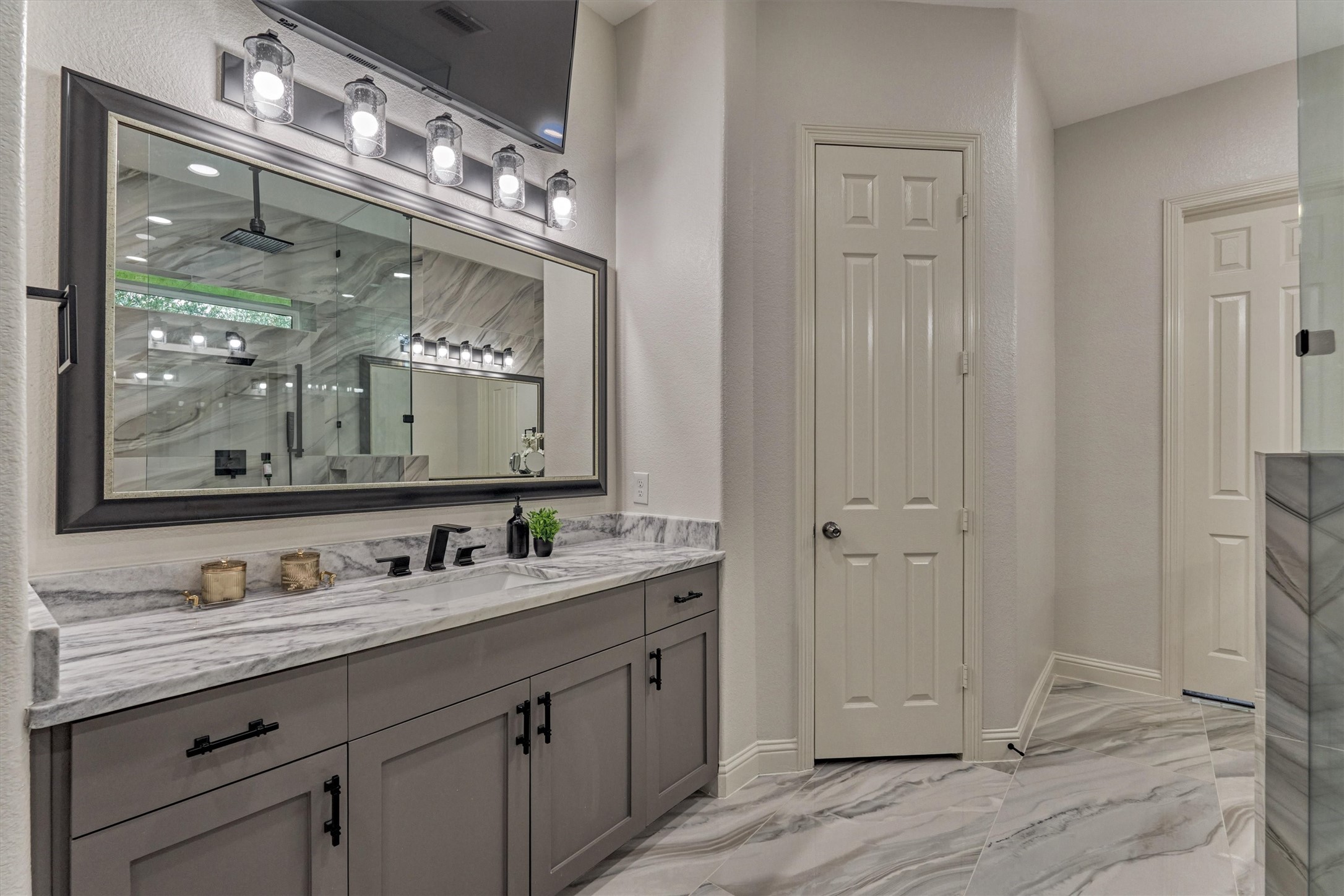 210 Spyglass Park Loop Property Photo 19
