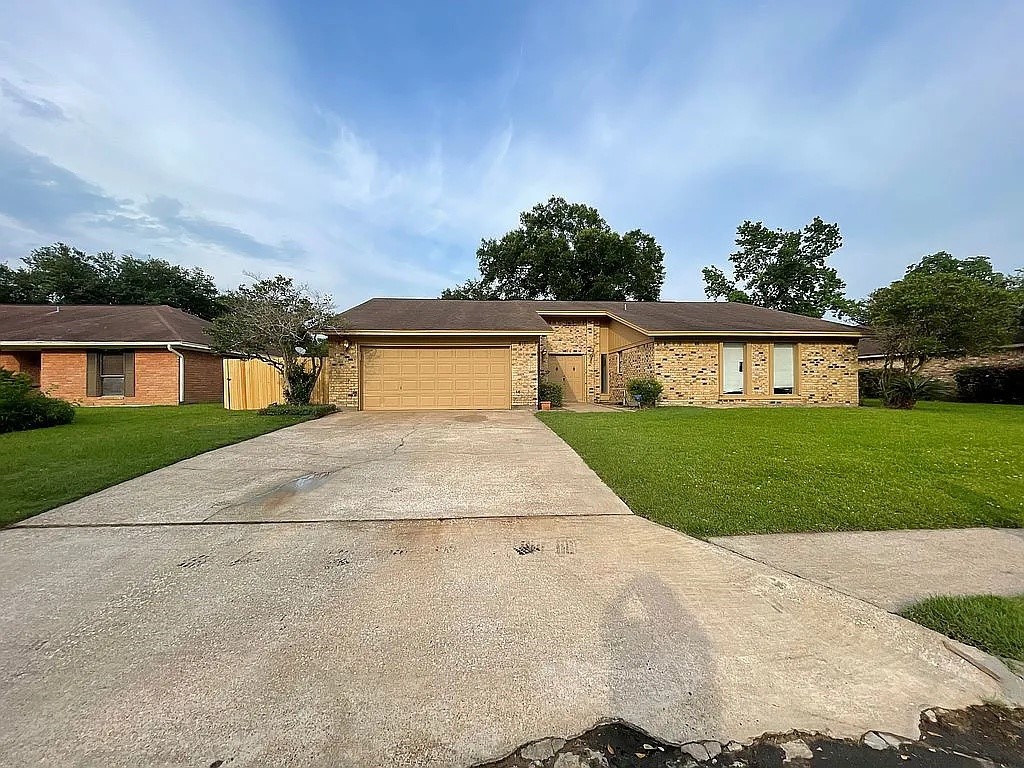 1070 Shakespeare Drive Property Photo 1