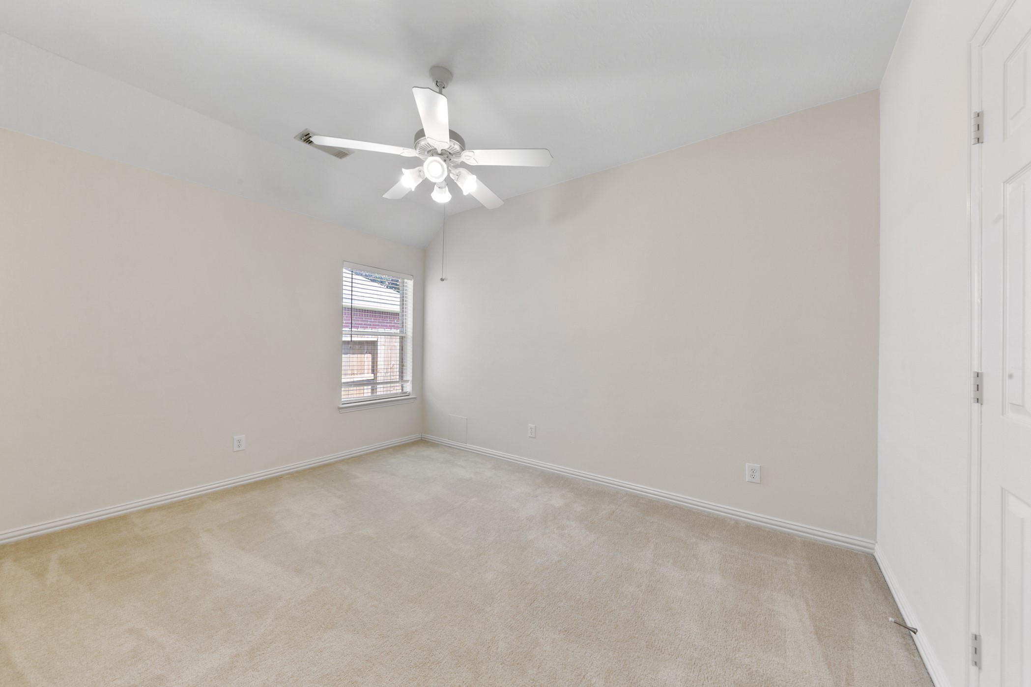 16027 Belleshire Lane Property Photo 12
