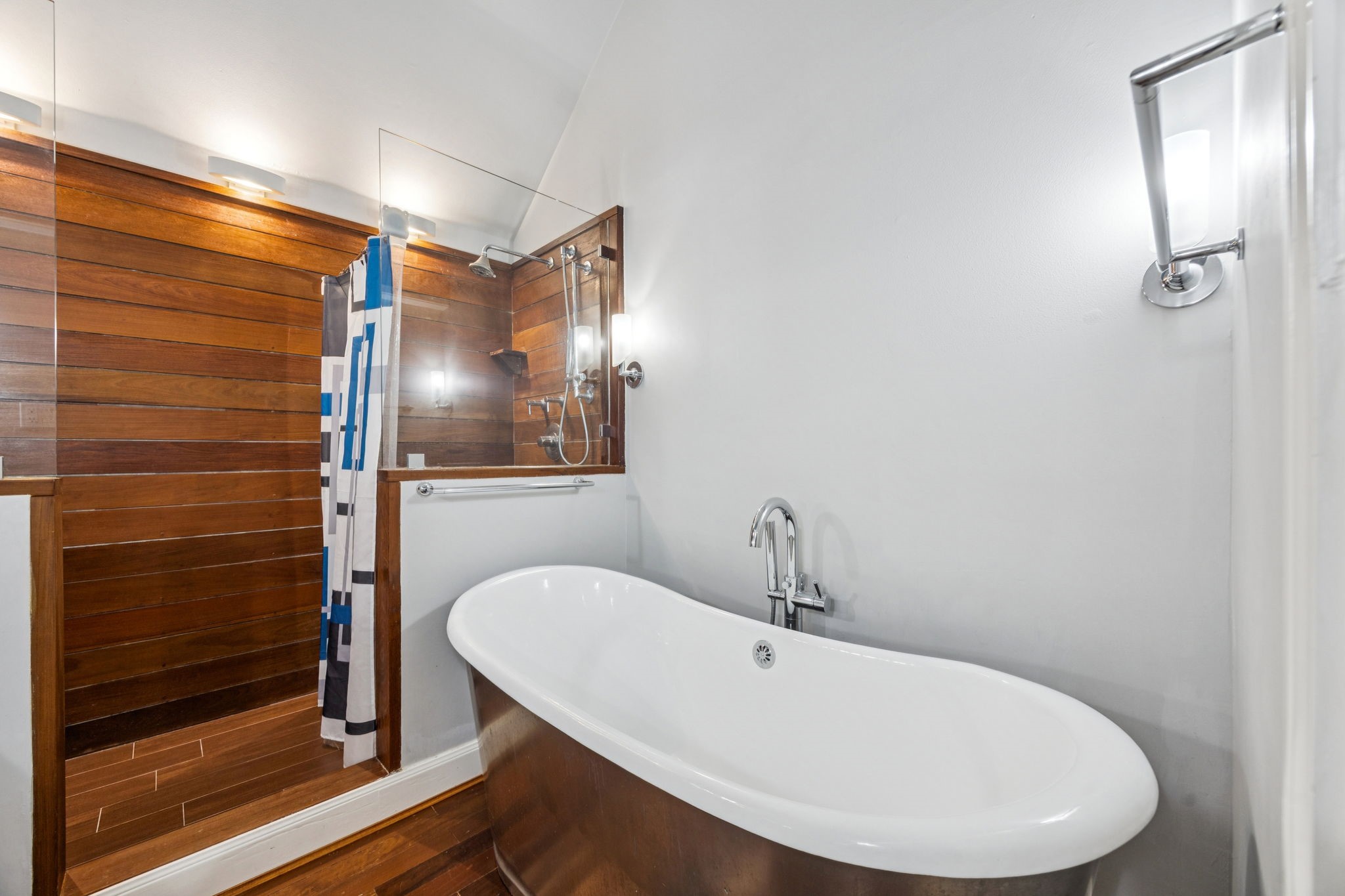 220 E 8th Street Property Photo 18