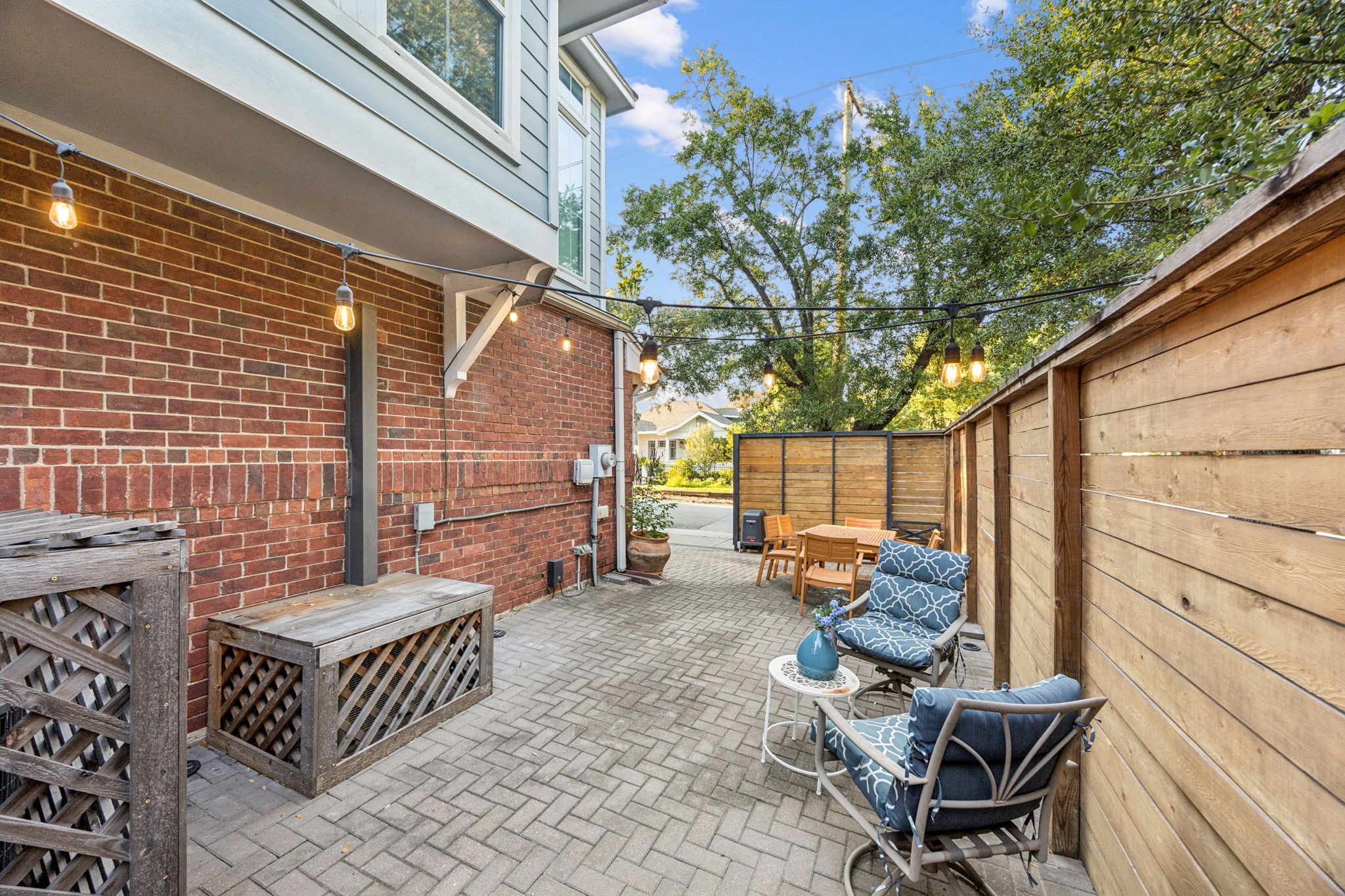 220 E 8th Street Property Photo 30