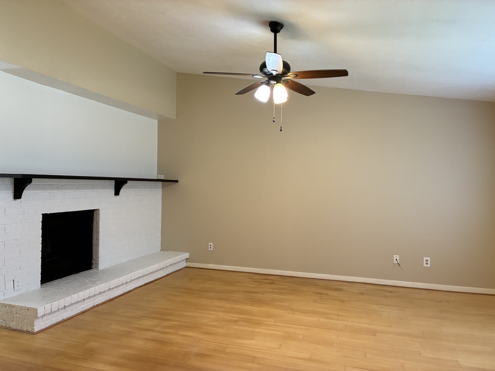 2715 Kingfisher Drive Property Photo 8