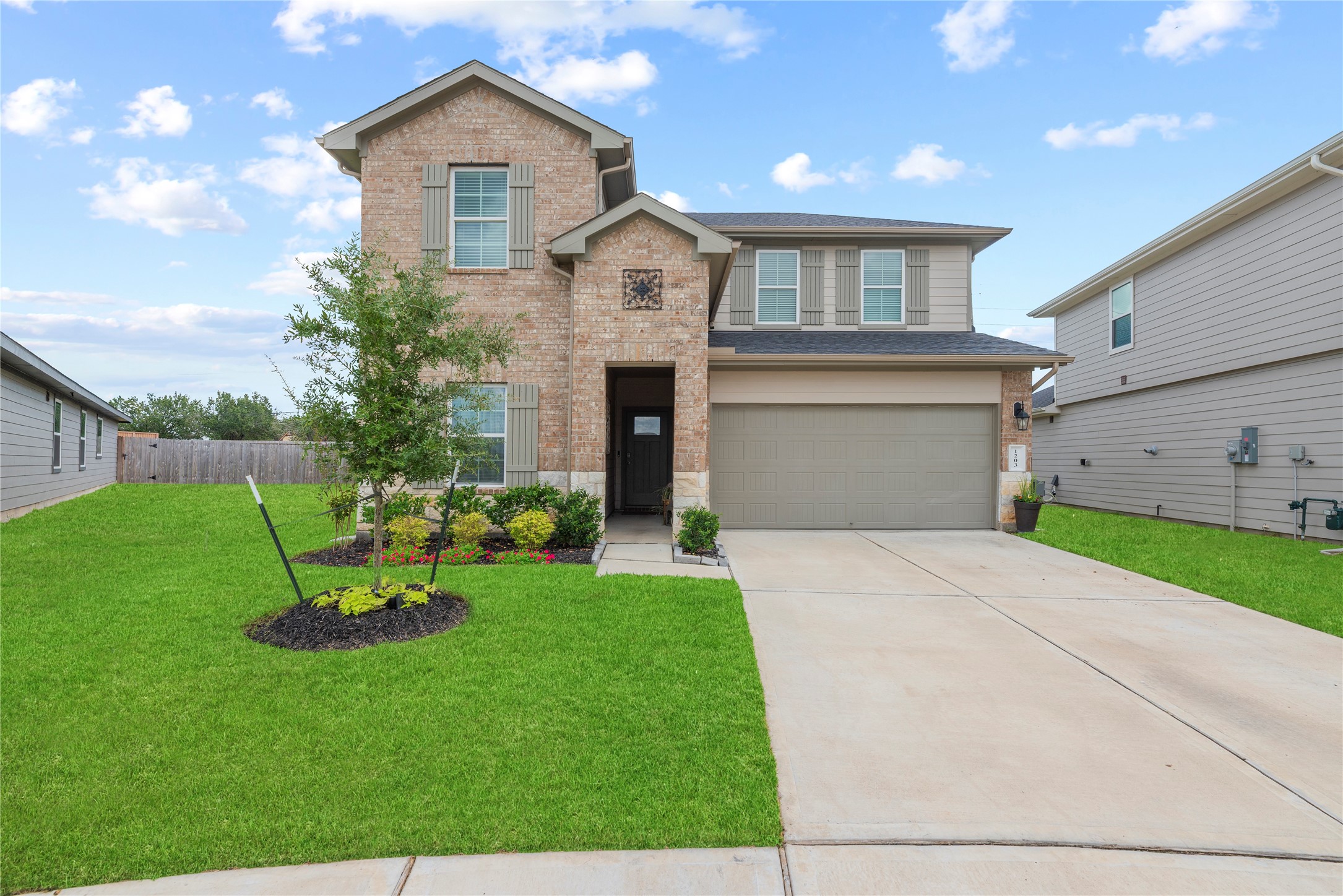 1203 Lucciola Lane Property Photo 1
