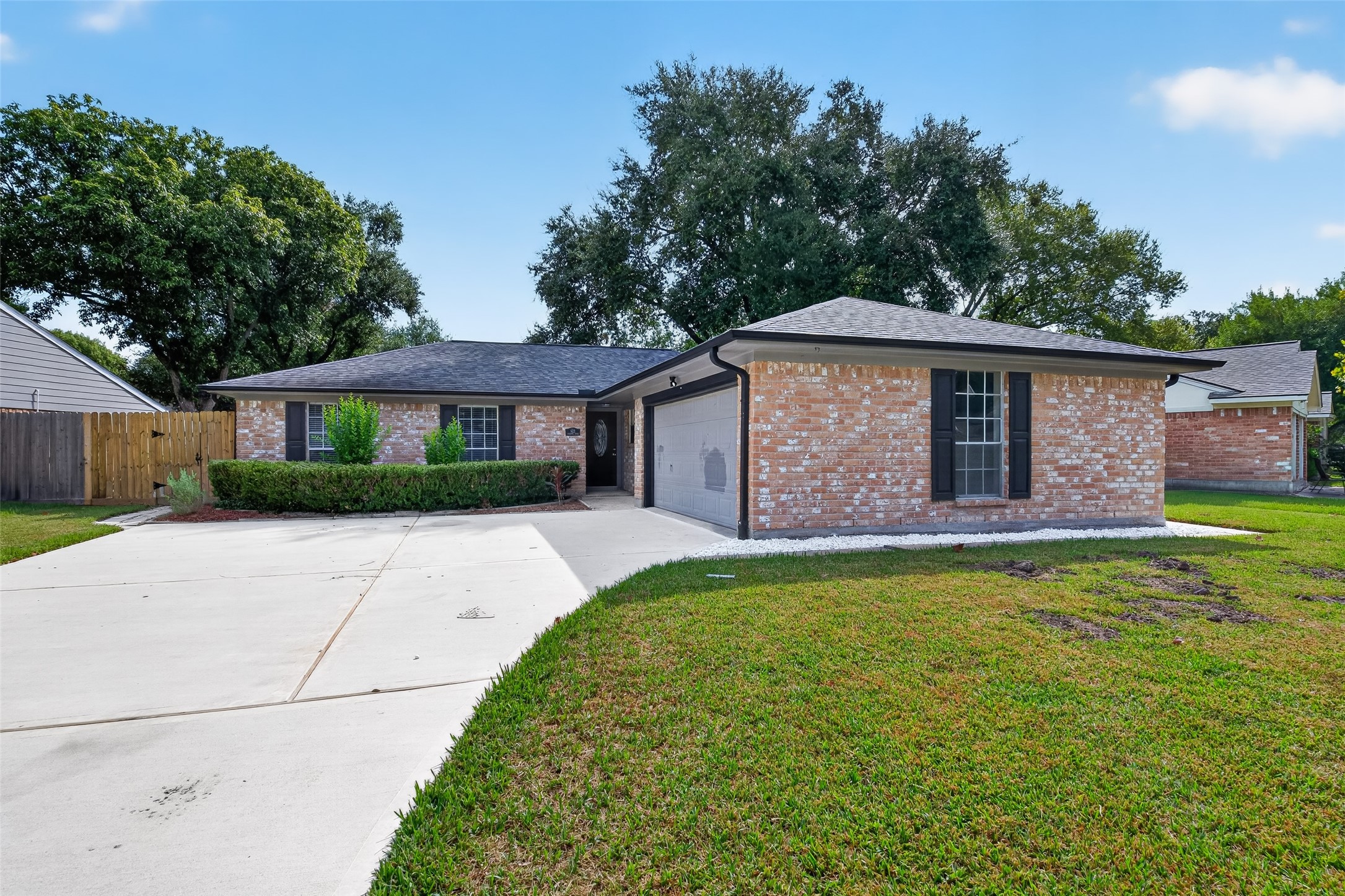 822 Shadwell Drive Property Photo 1