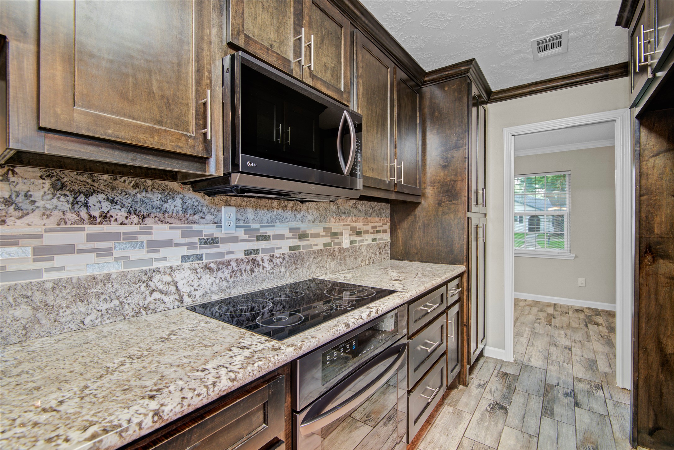 15702 Wandering Trail Property Photo 13