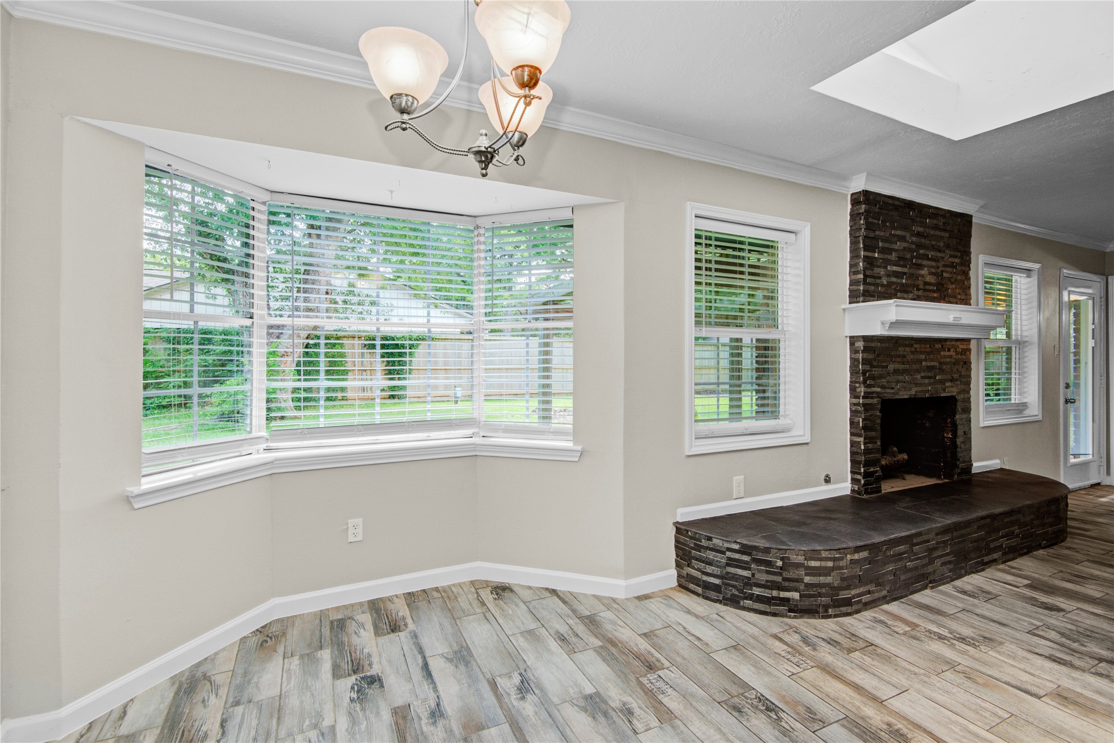 15702 Wandering Trail Property Photo 14