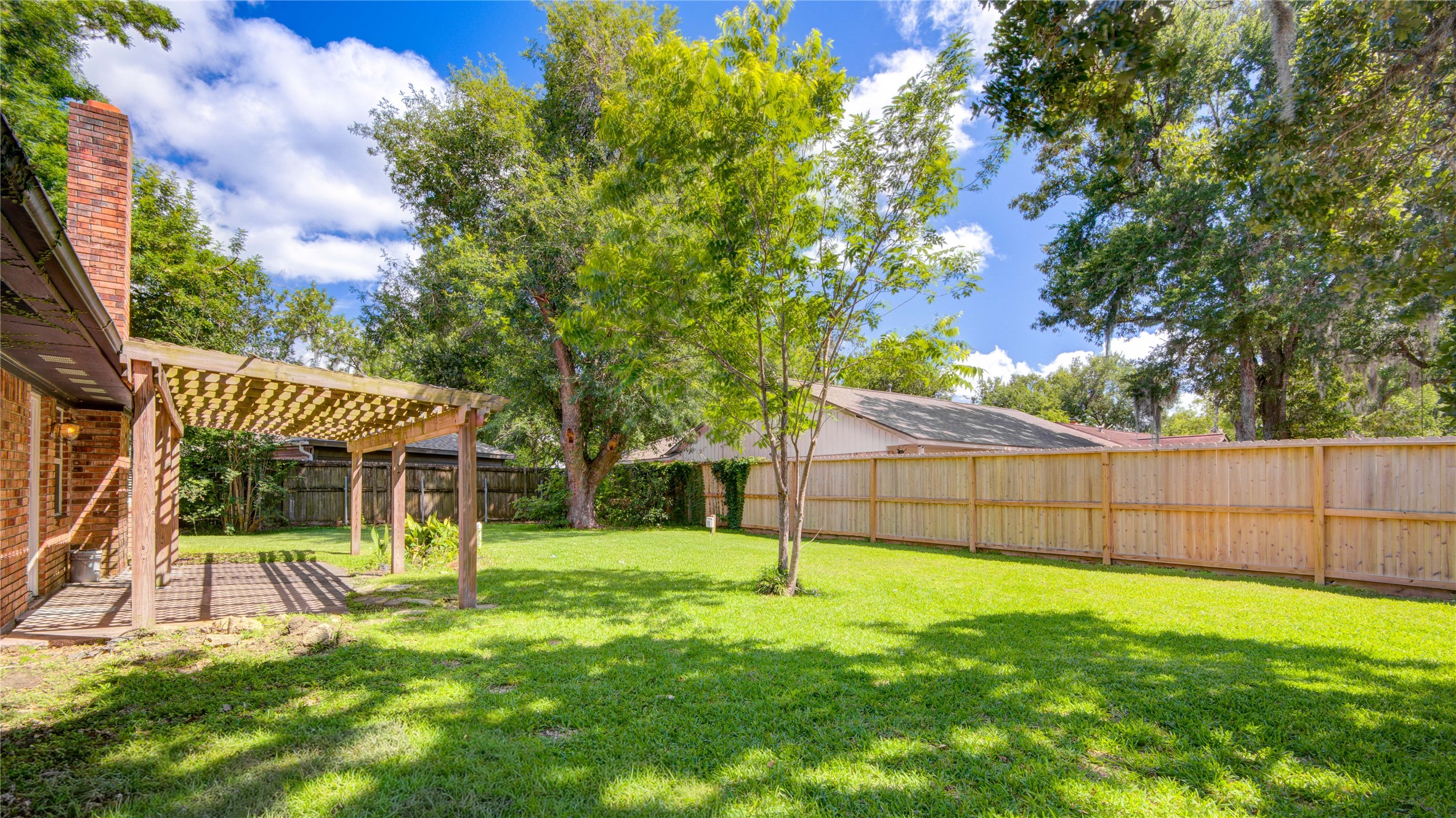 15702 Wandering Trail Property Photo 29