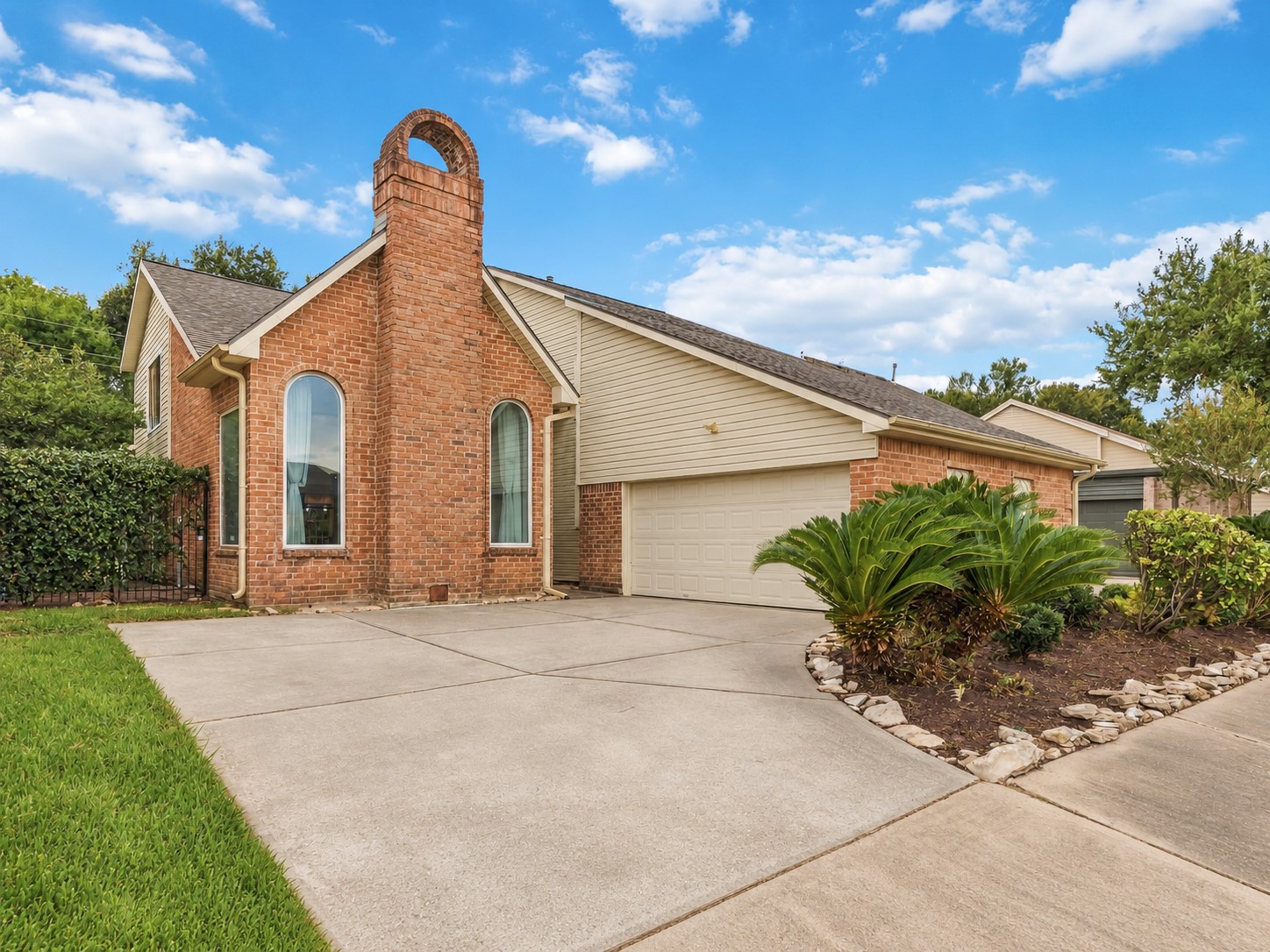 12219 Gladewick Drive Property Photo 2