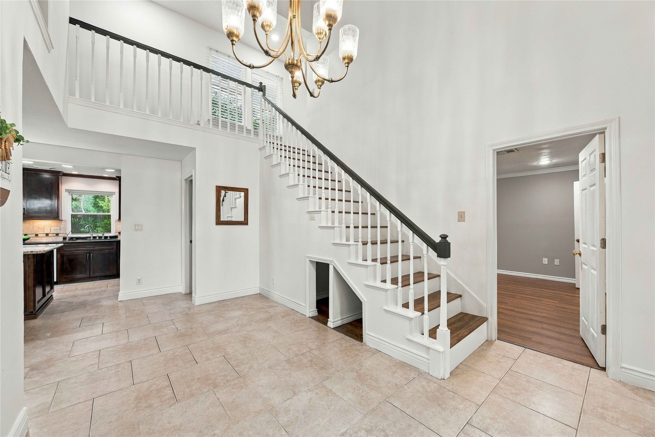 12219 Gladewick Drive Property Photo 5