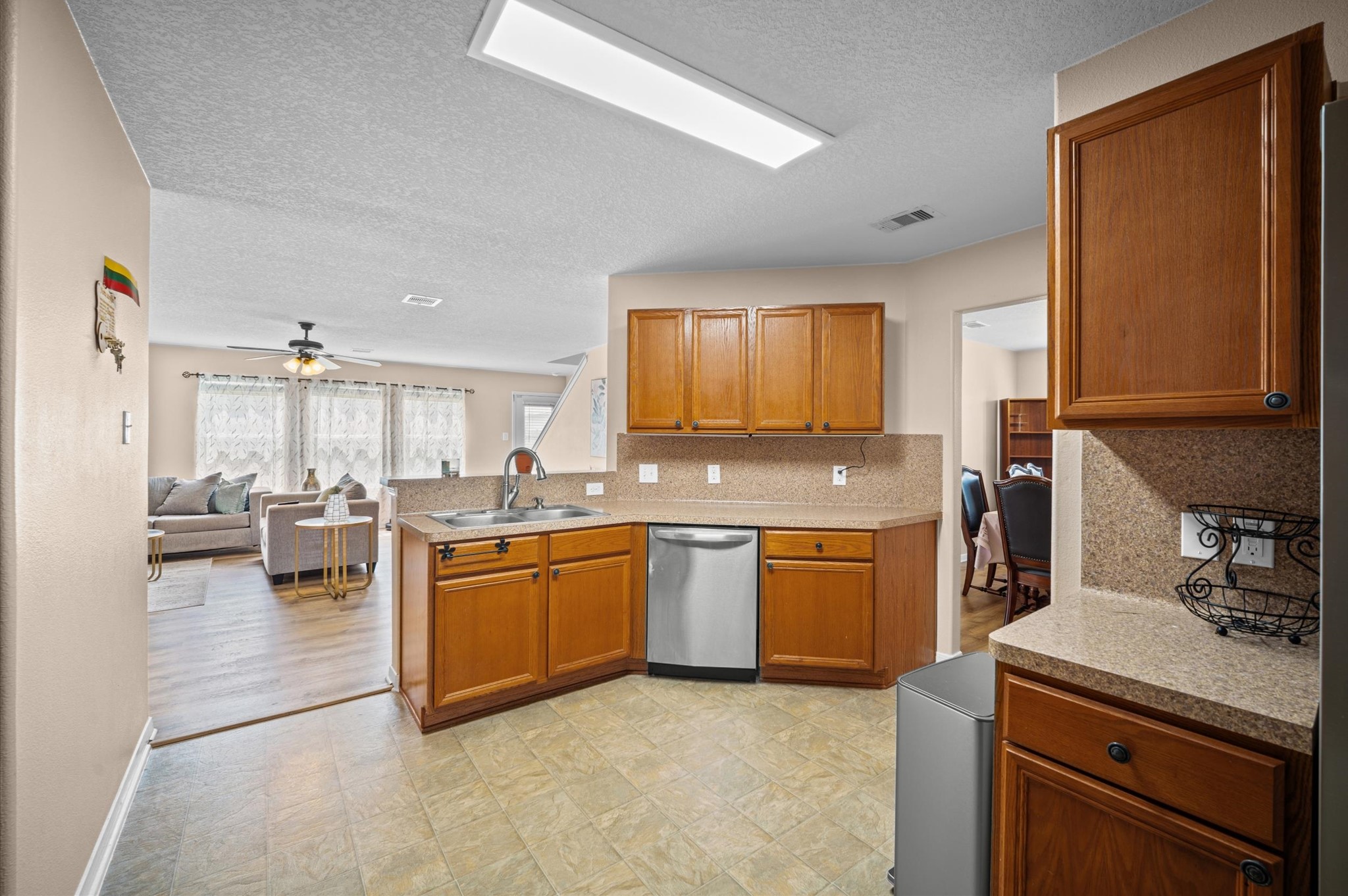 3615 Barkers Crossing Avenue Property Photo 11