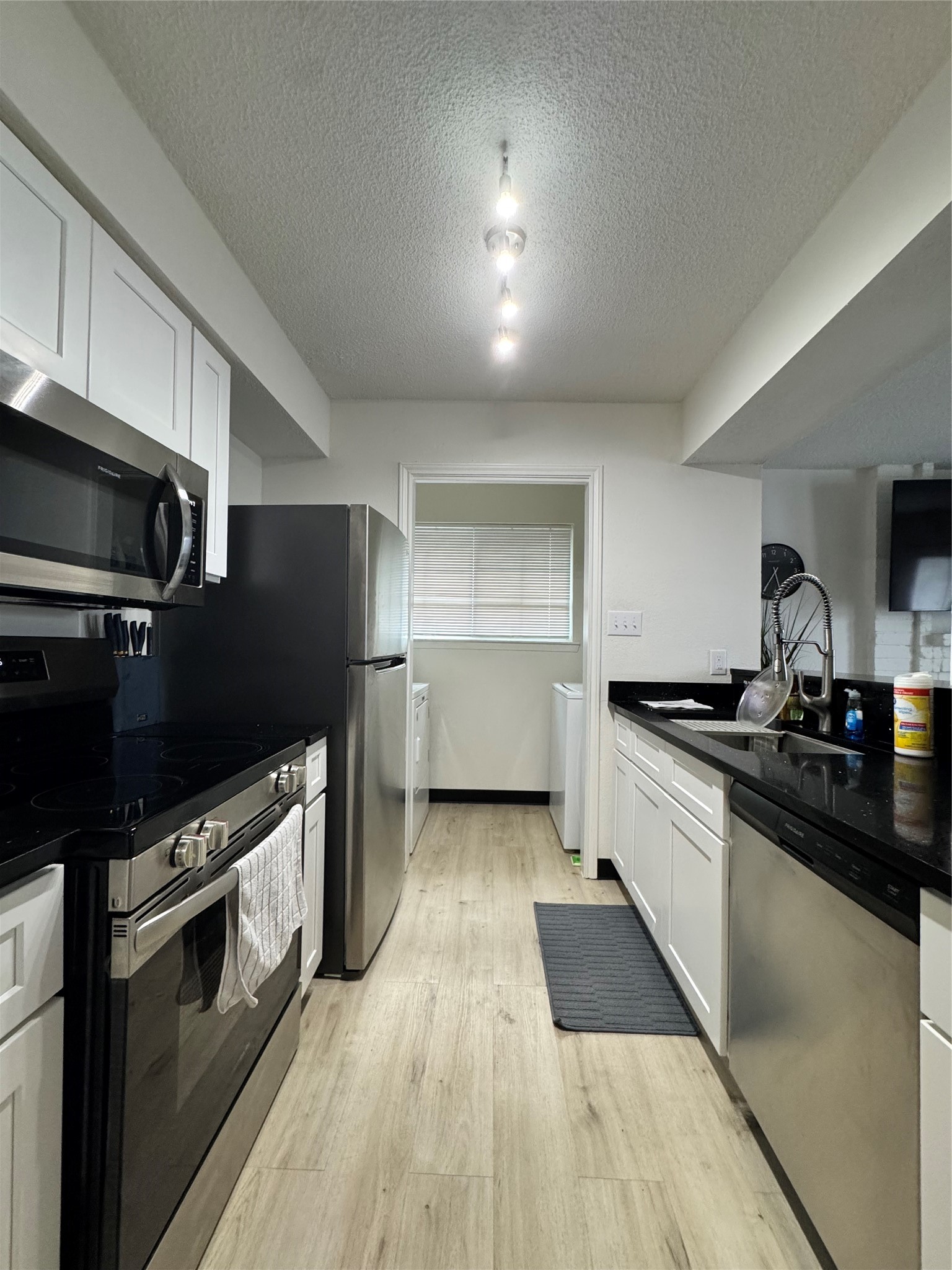 1319 Brenda Lane D Property Photo 6