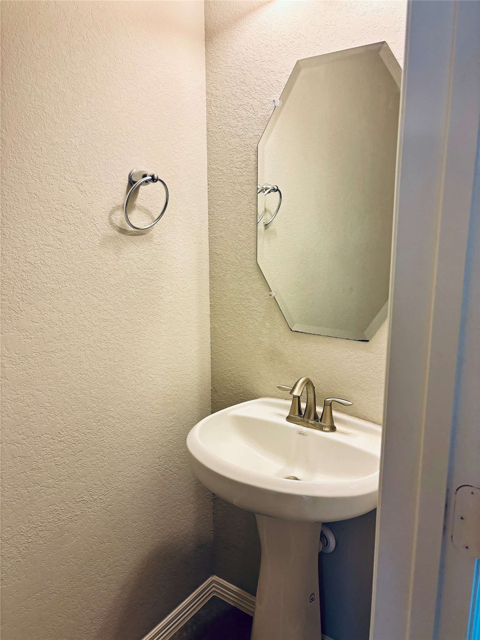 2027 Brookmont Drive Property Photo 20