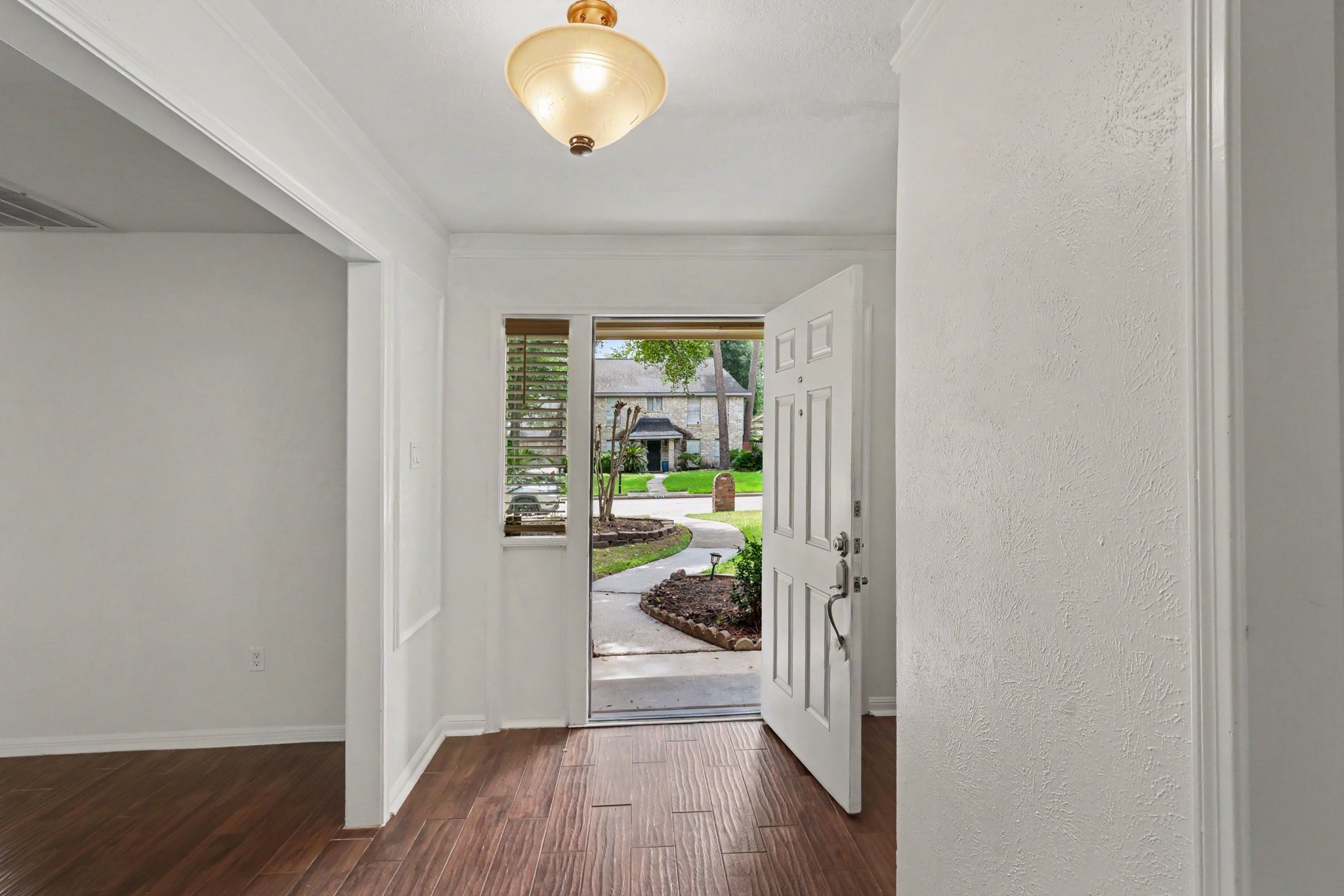 15331 Poplar Grove Drive Property Photo 5
