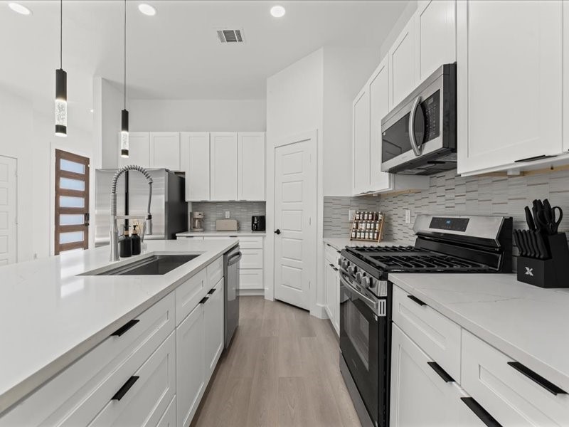 6817 Paris Street Property Photo 8
