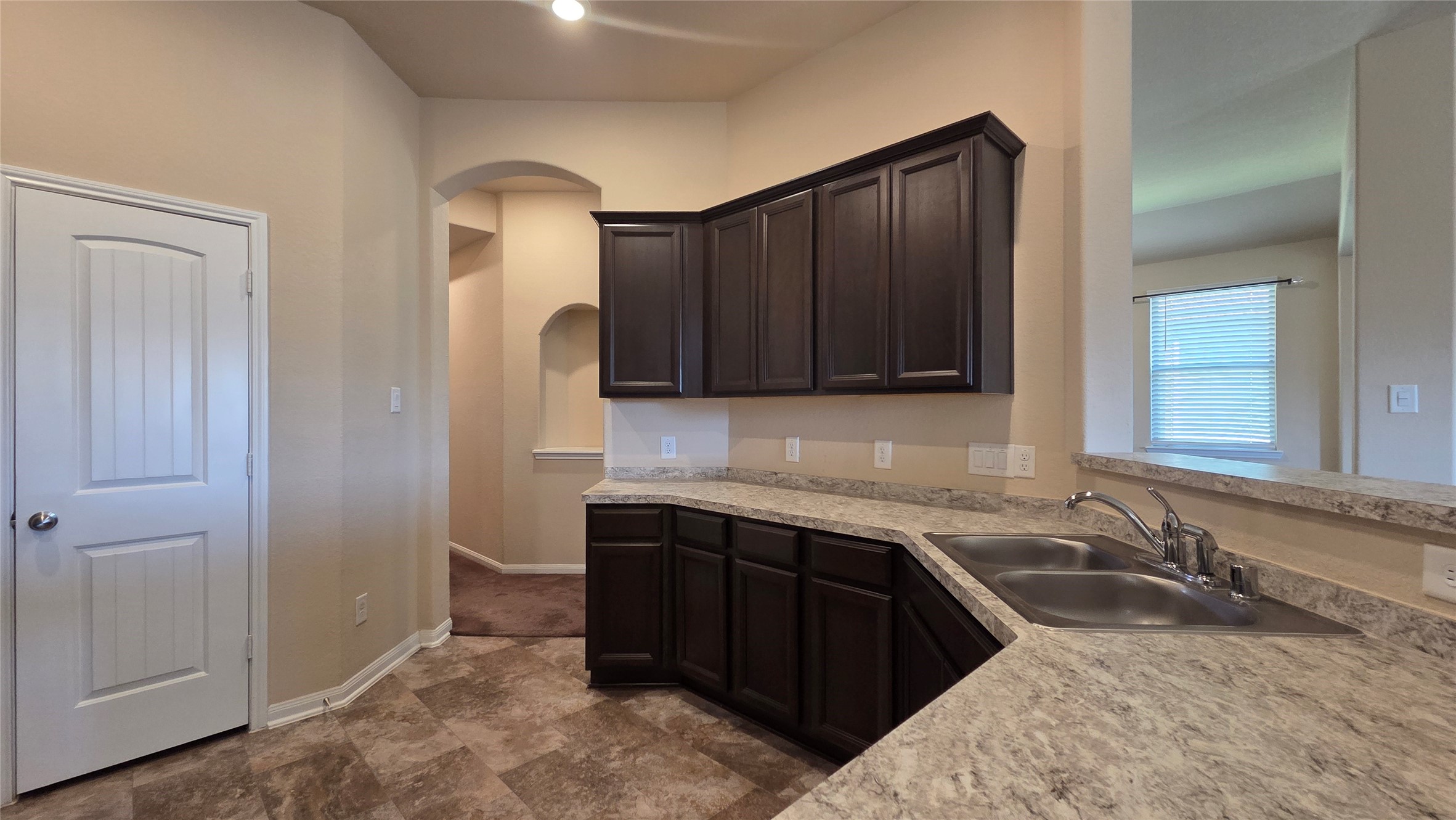 10750 Nathaniel Valley Path Property Photo 5