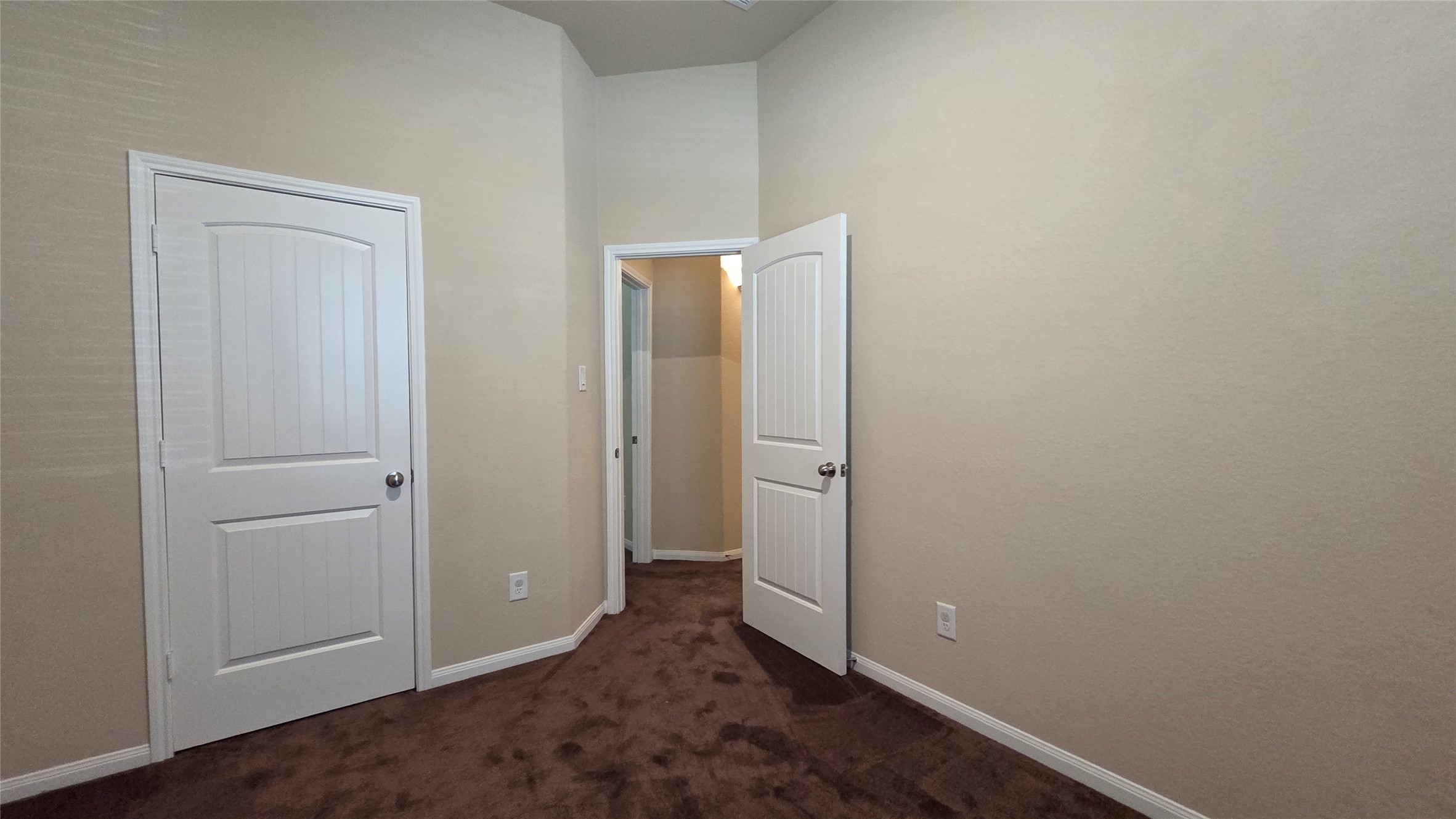 10750 Nathaniel Valley Path Property Photo 8