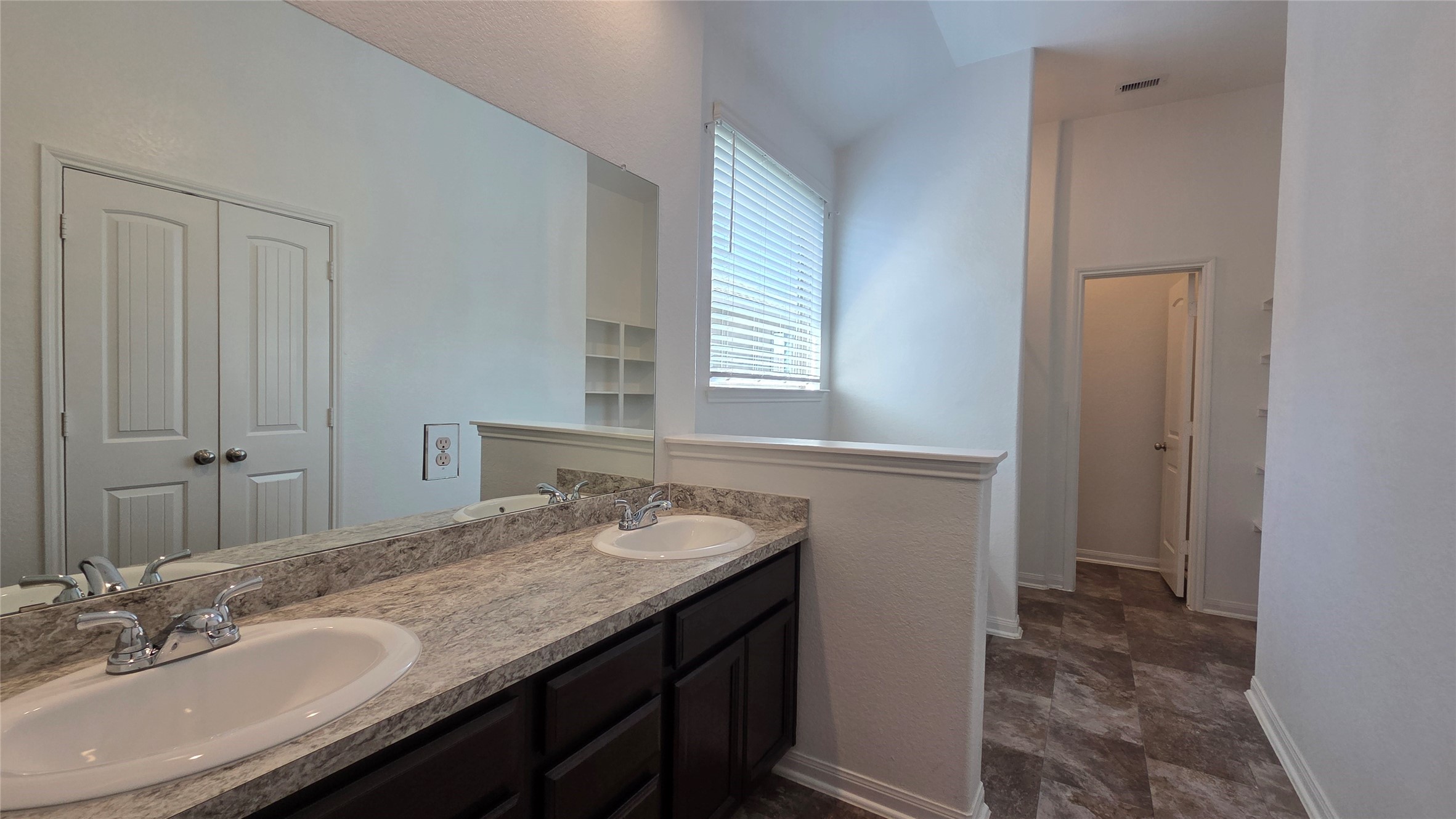 10750 Nathaniel Valley Path Property Photo 13