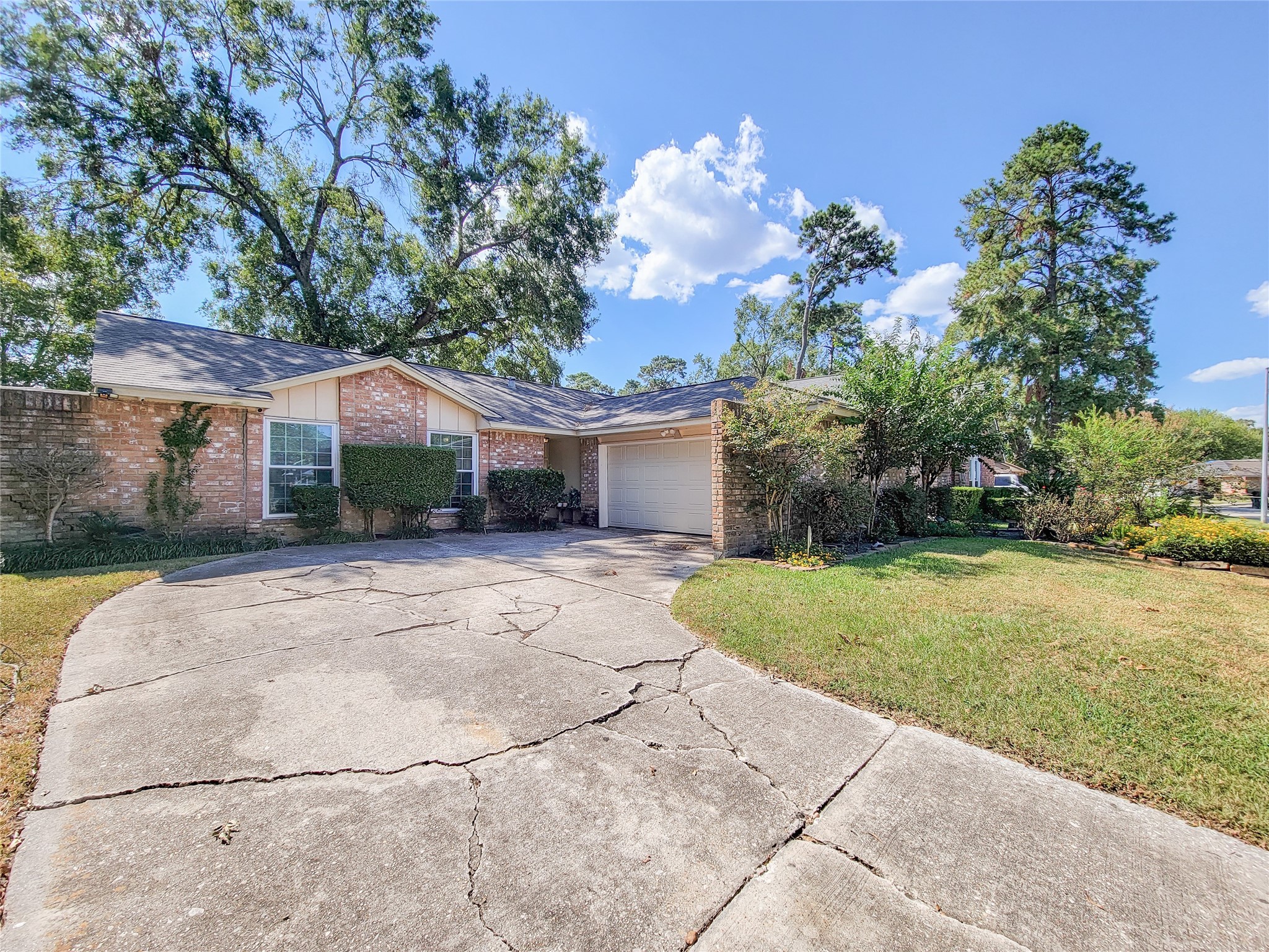 5414 Sweetwind Lane Property Photo 4