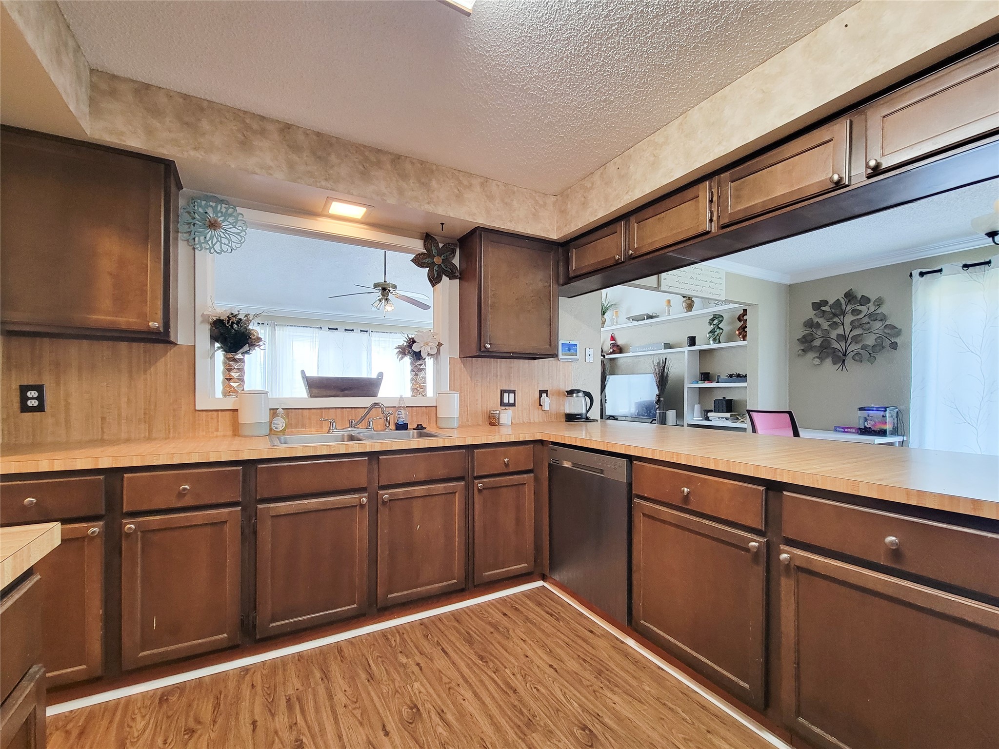 5414 Sweetwind Lane Property Photo 6