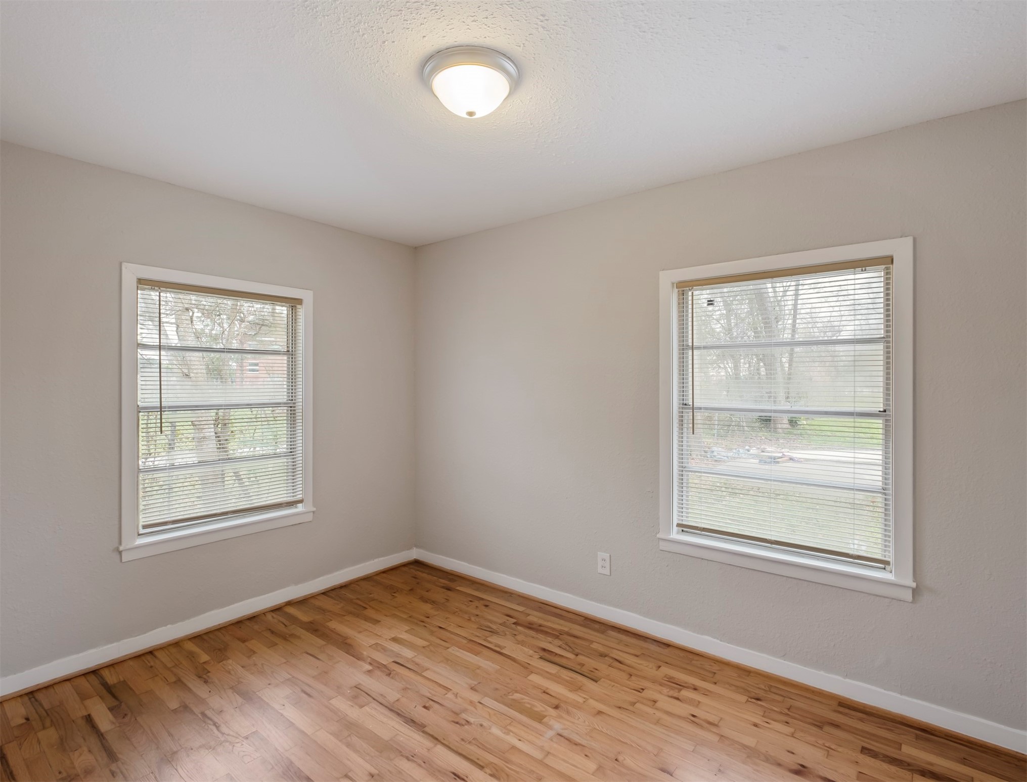 8248 Hartford Street Property Photo 6