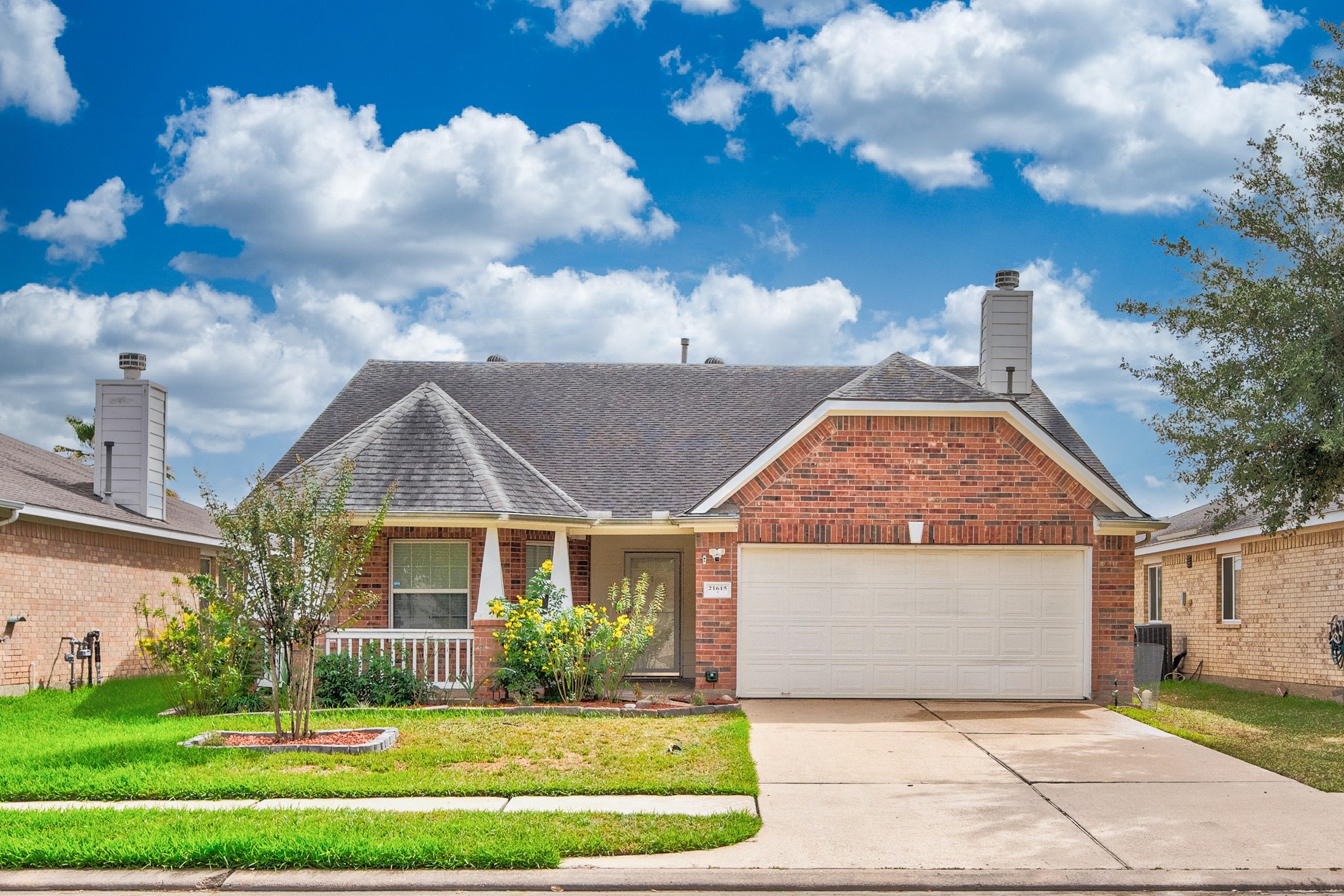 21615 Britton Hill Way Property Photo 1