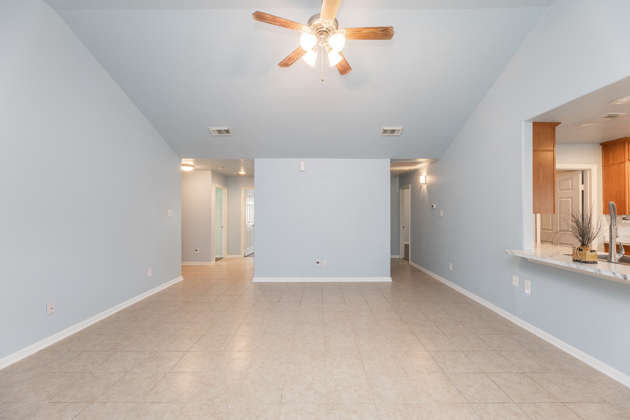 21615 Britton Hill Way Property Photo 9