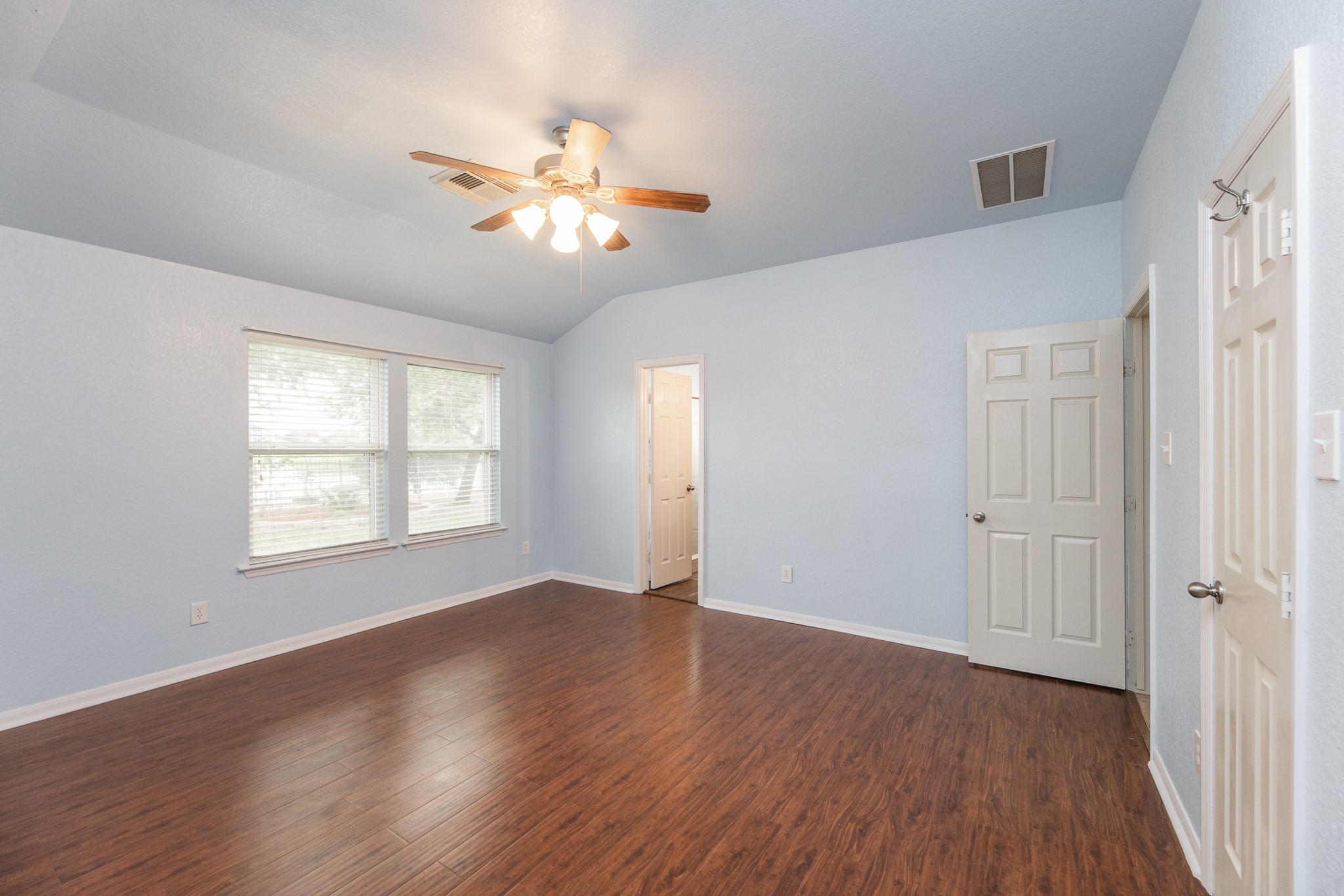 21615 Britton Hill Way Property Photo 21