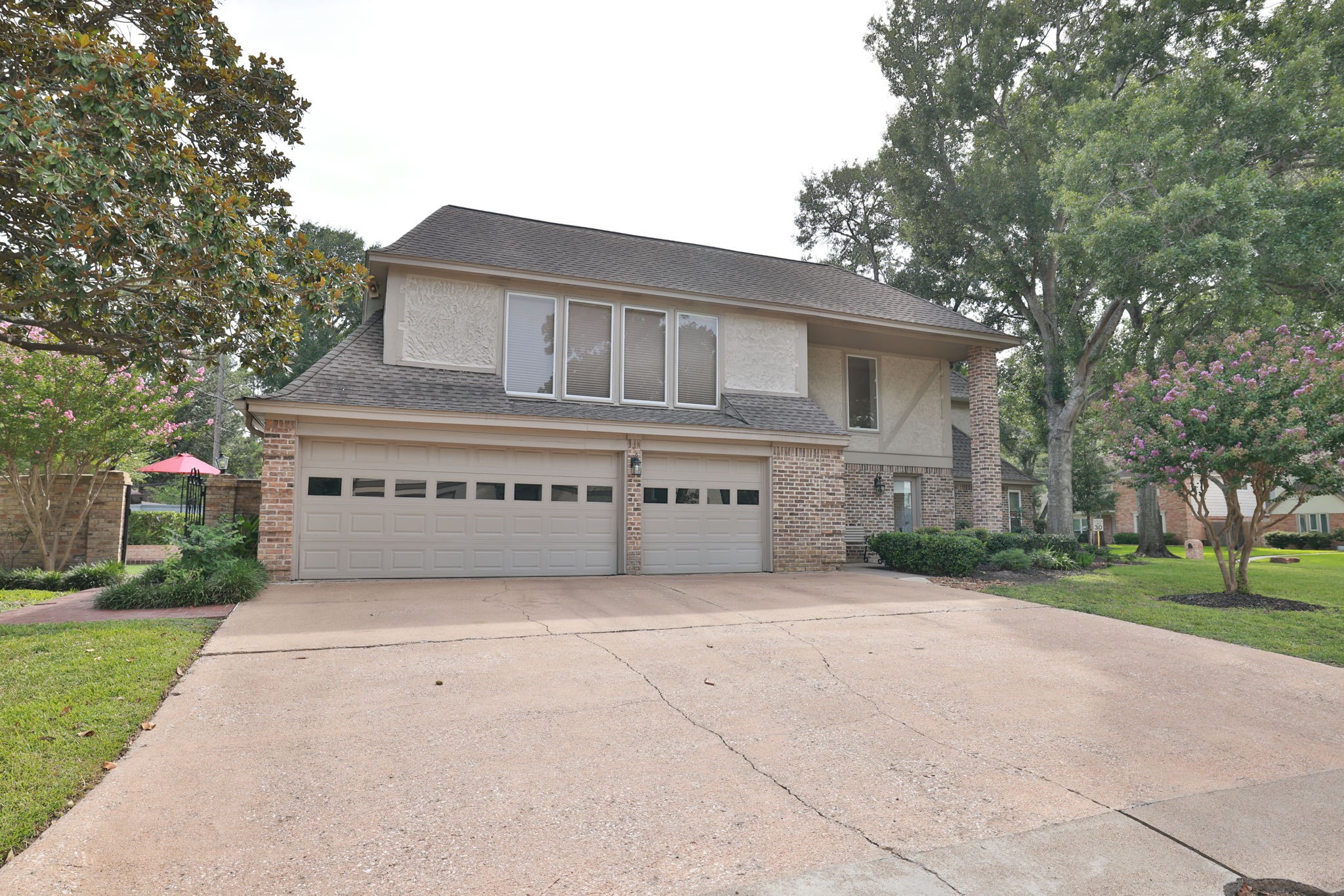 9203 Godstone Lane Property Photo 4