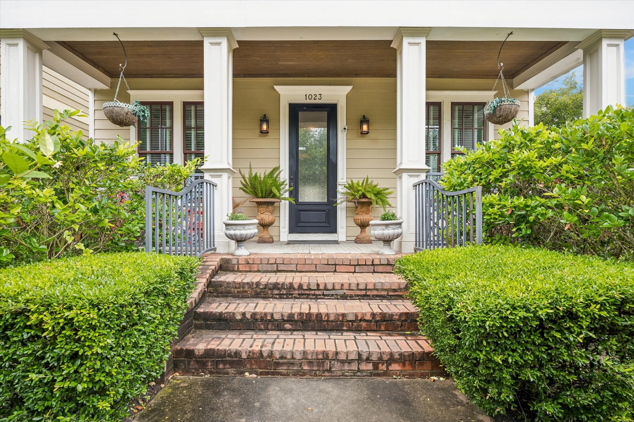 1023 Nicholson Street Property Photo 3