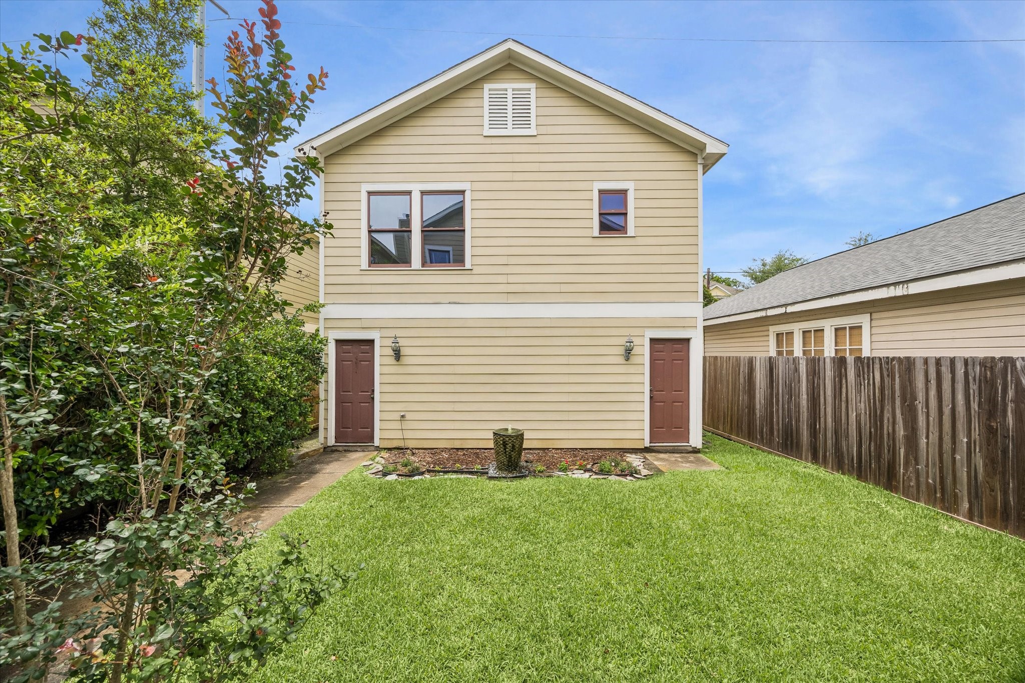 1023 Nicholson Street Property Photo 25