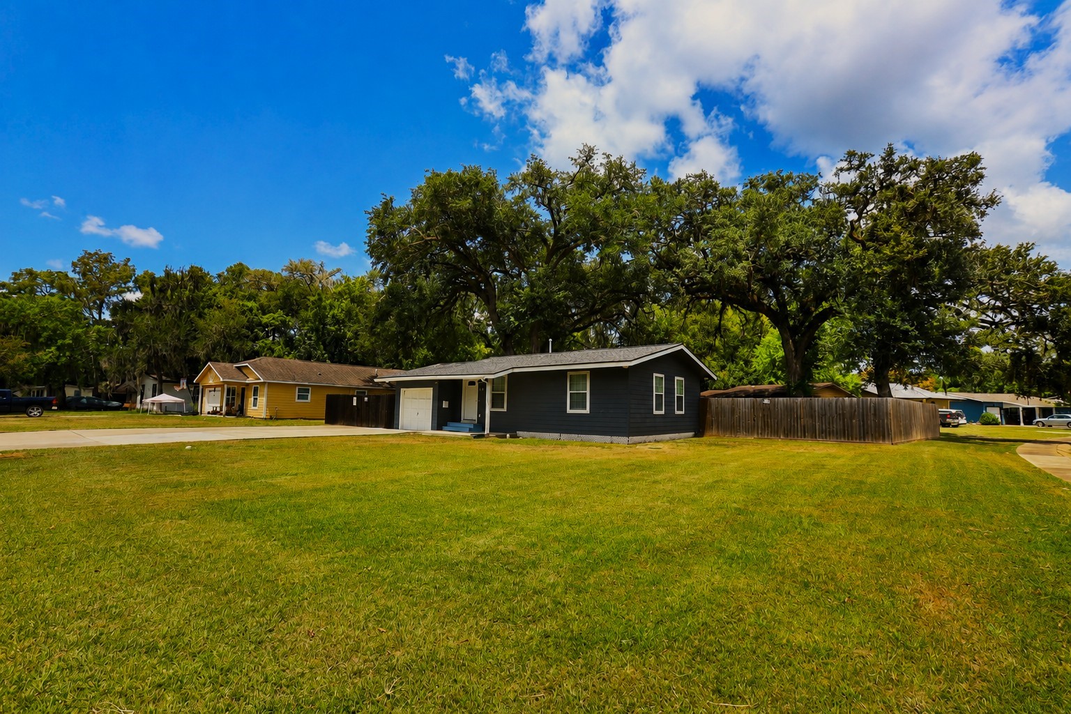 207 Jasmine Street Property Photo 2