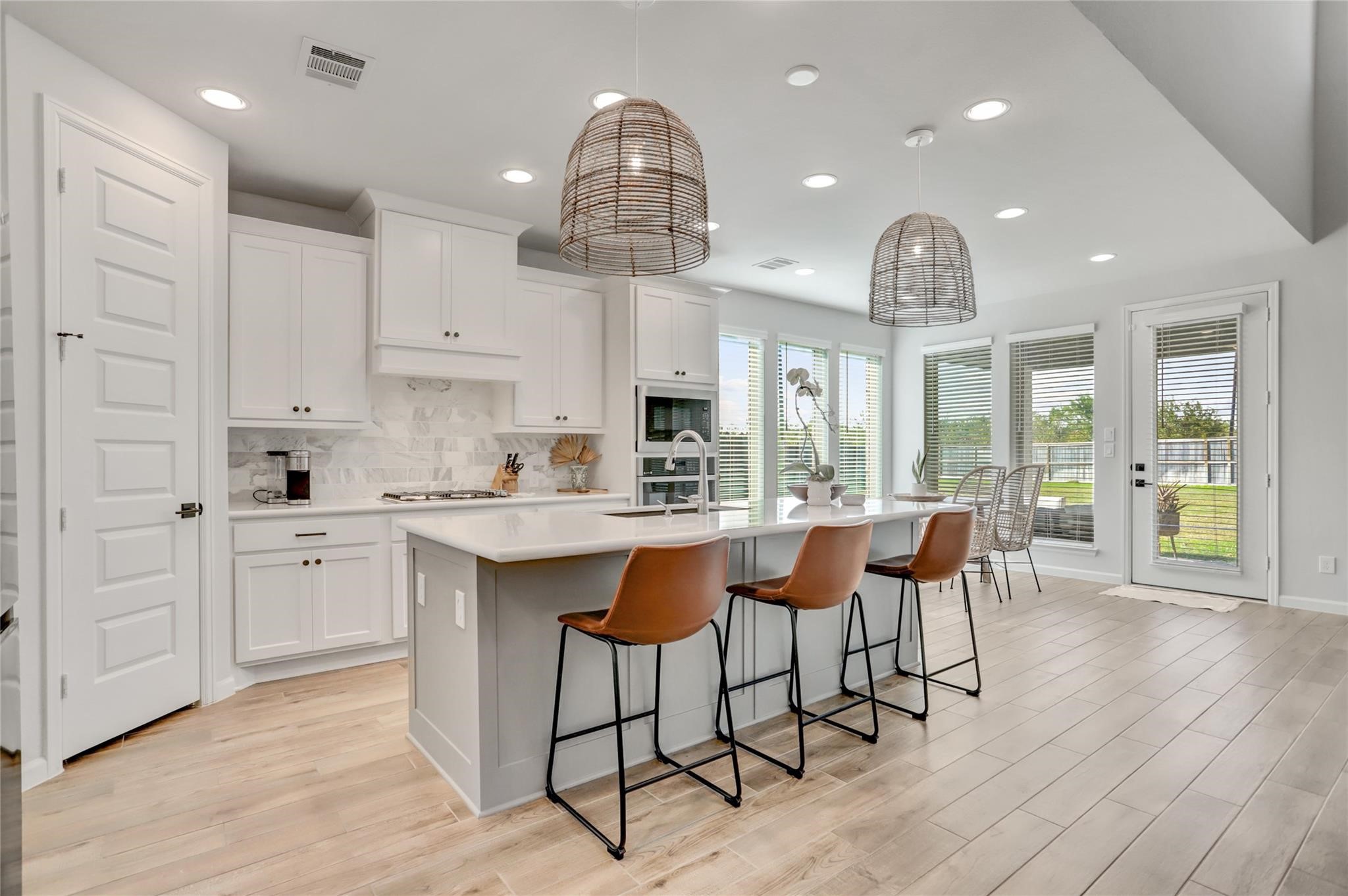 4438 Peloton Road Property Photo 4
