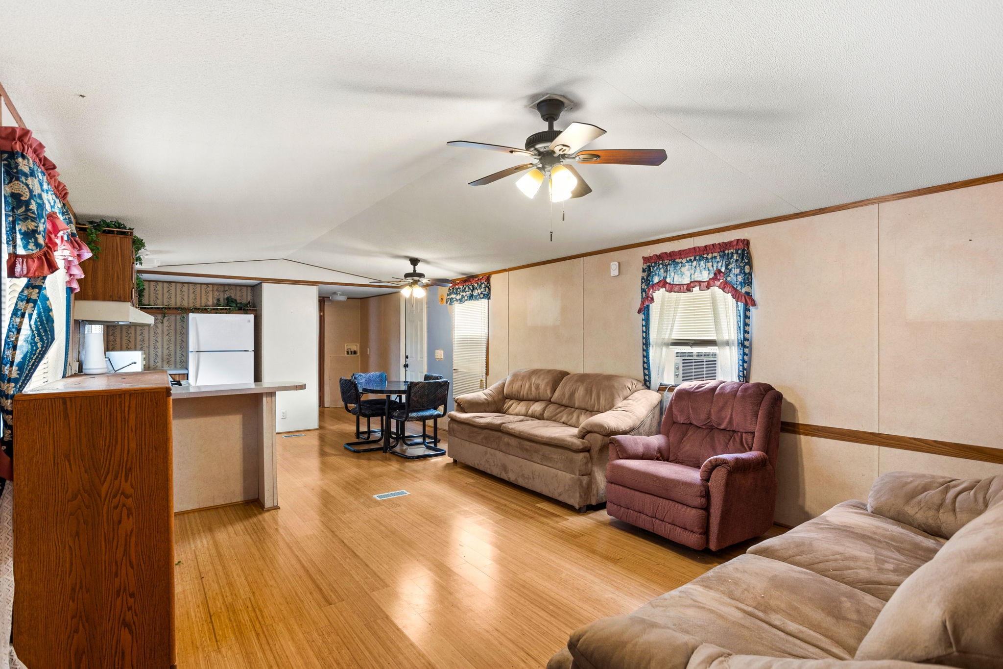 7075 Whartons Dock Road Property Photo 2