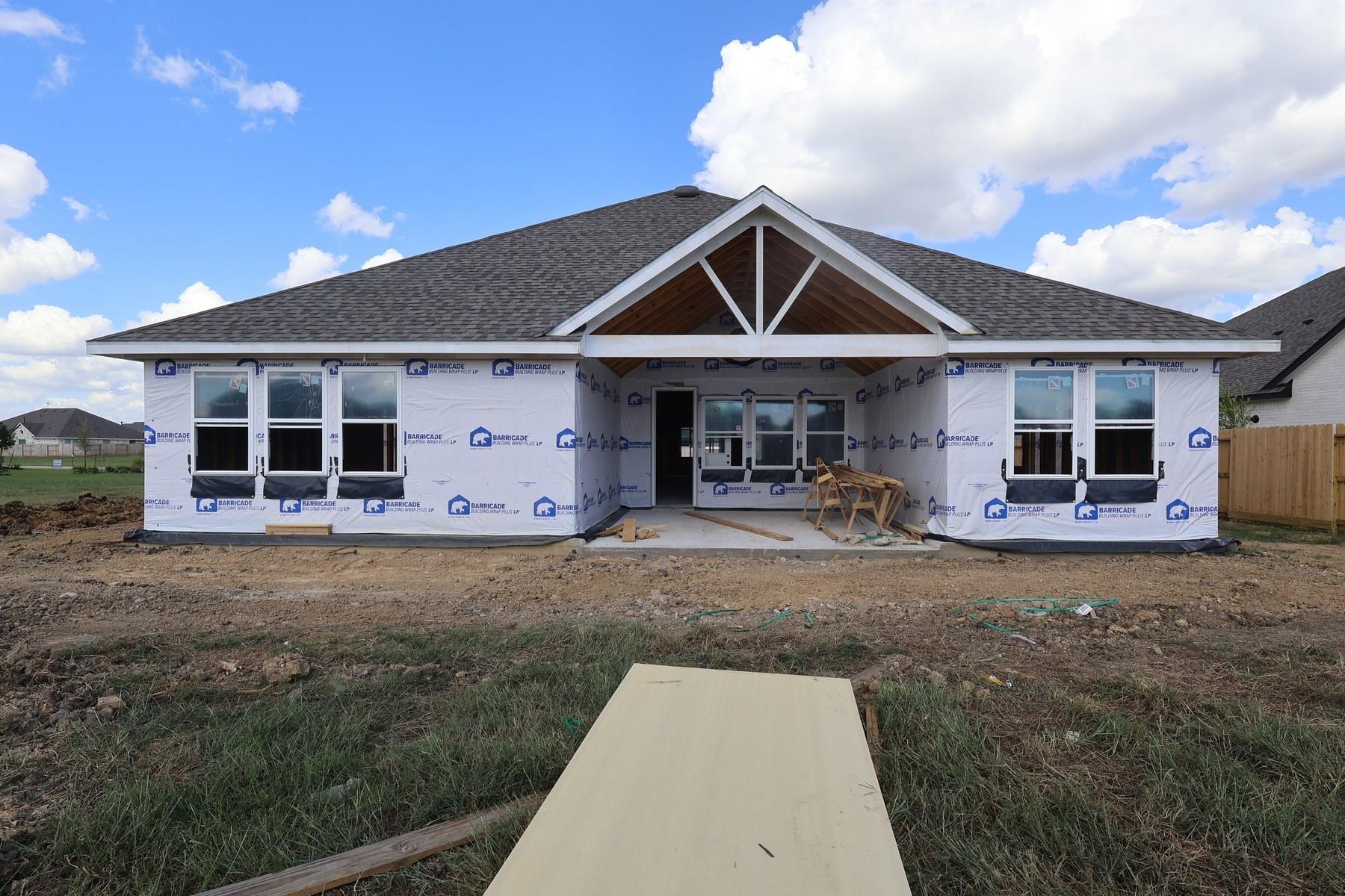 12018 St Augustine Drive, Mont Belvieu Tx 77535 Property Photo 3